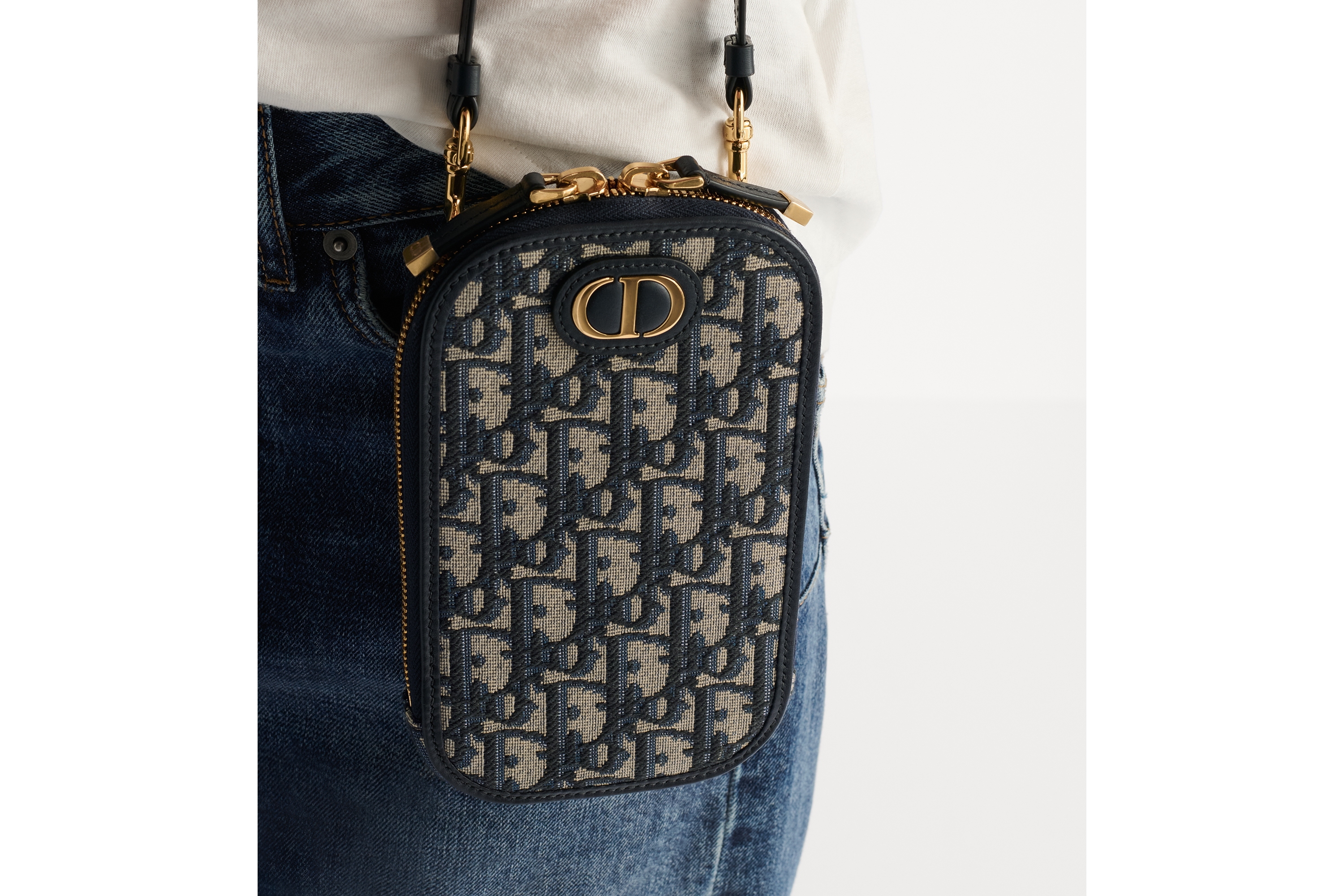 look_image_alt_prefix 30 Montaigne Call'in Dior 手机袋 蓝色 Oblique 印花面料 E17