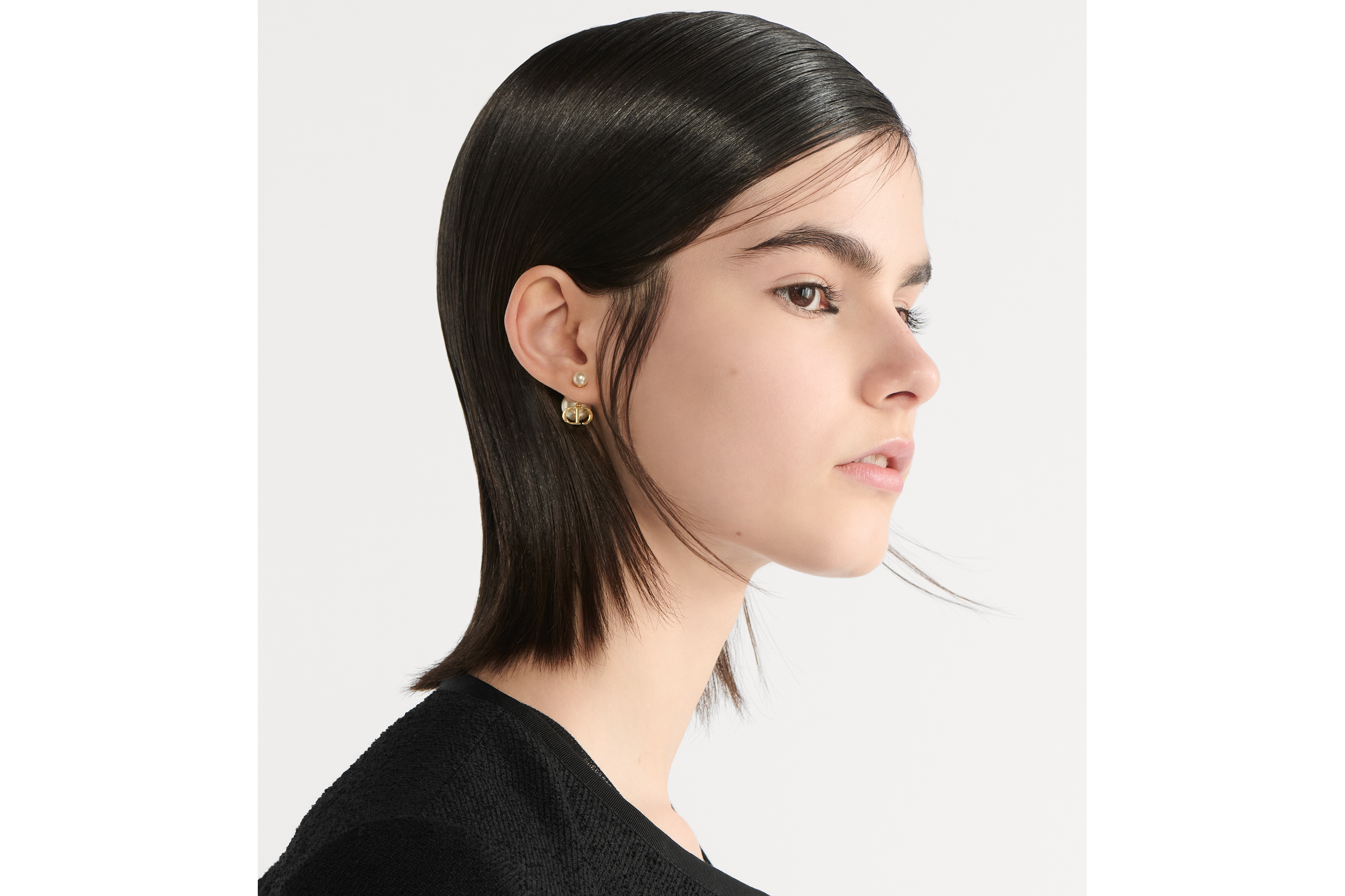 Dior Tribales 耳环 金色饰面金属和白色树脂珠饰 E08