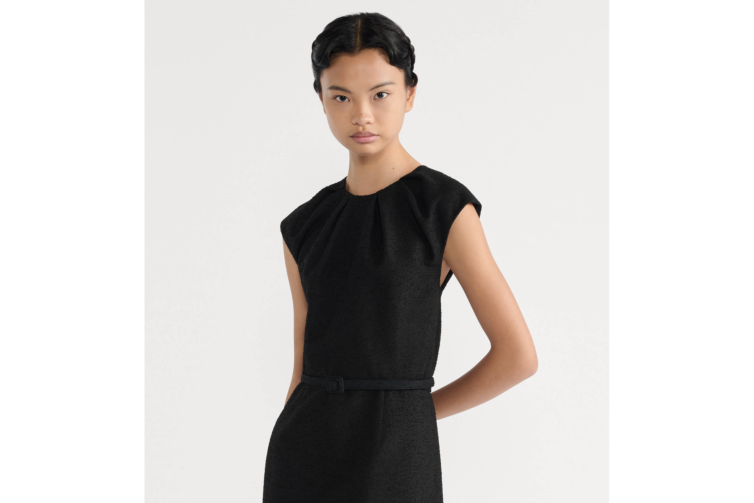 中长款连衣裙 黑色绵羊毛混纺毛圈花式线面料搭配腰带 E04