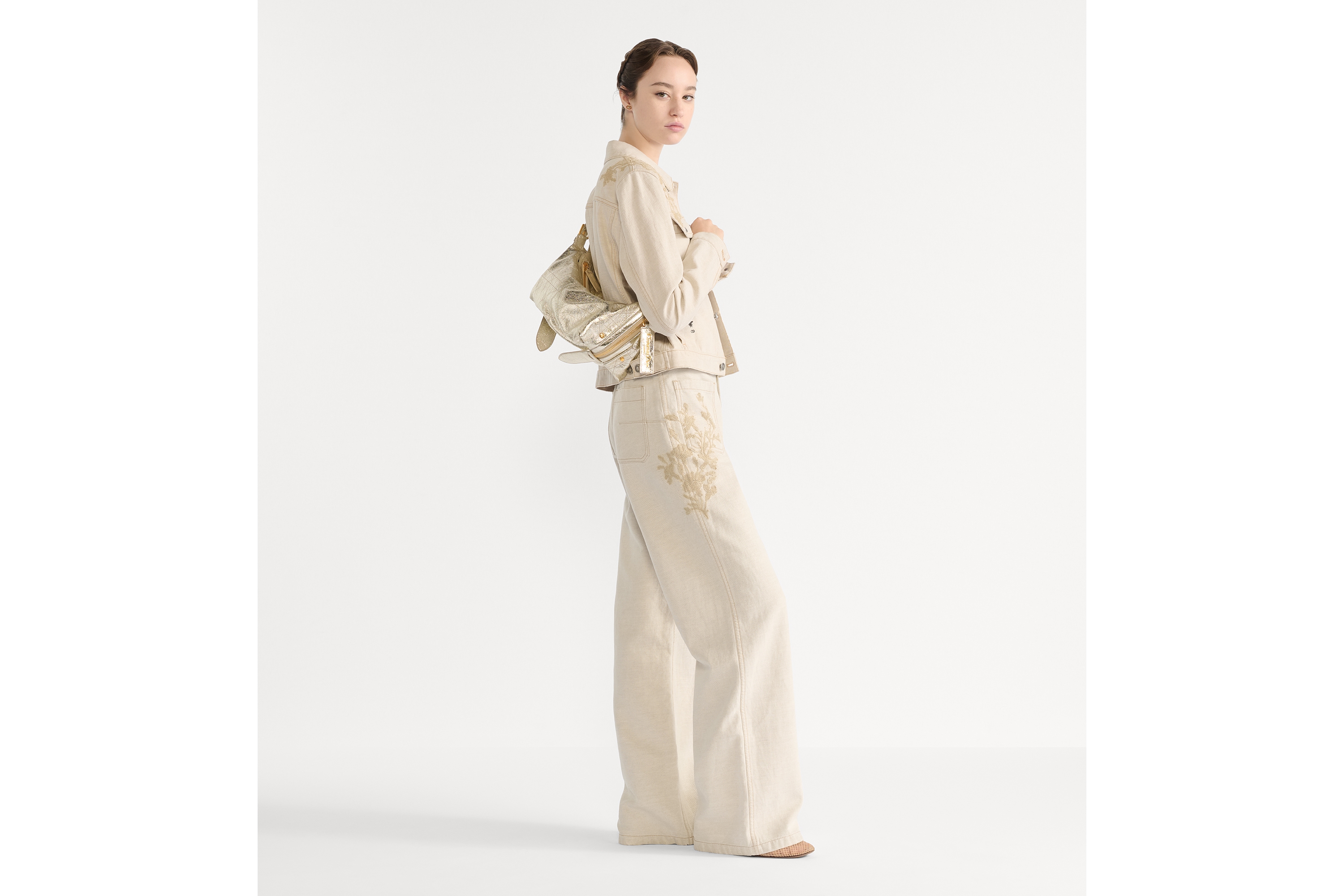 look_image_alt_prefix 中号 D-Journey 手袋 金色调金属光泽褶皱牛皮革扁平超大藤格纹 E02