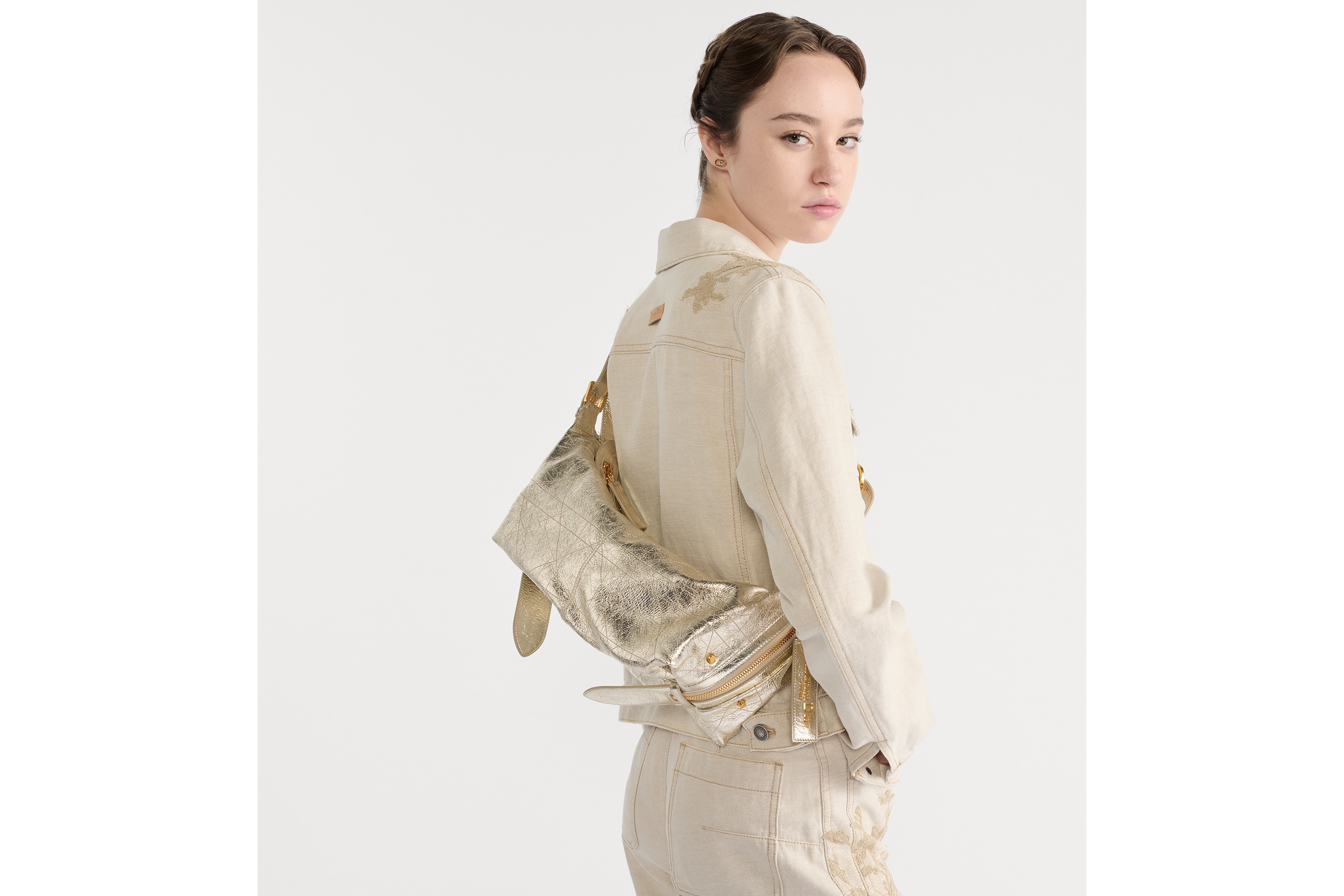 中号 D-Journey 手袋 金色调金属光泽褶皱牛皮革扁平超大藤格纹 E05