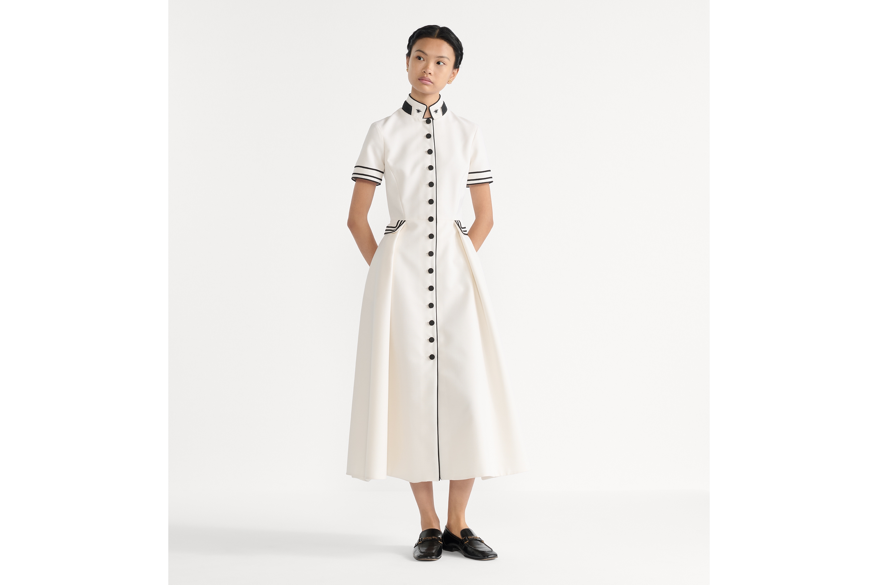 中长款衬衫式连衣裙 米白色绵羊毛和马海毛混纺面料搭配腰带 E01