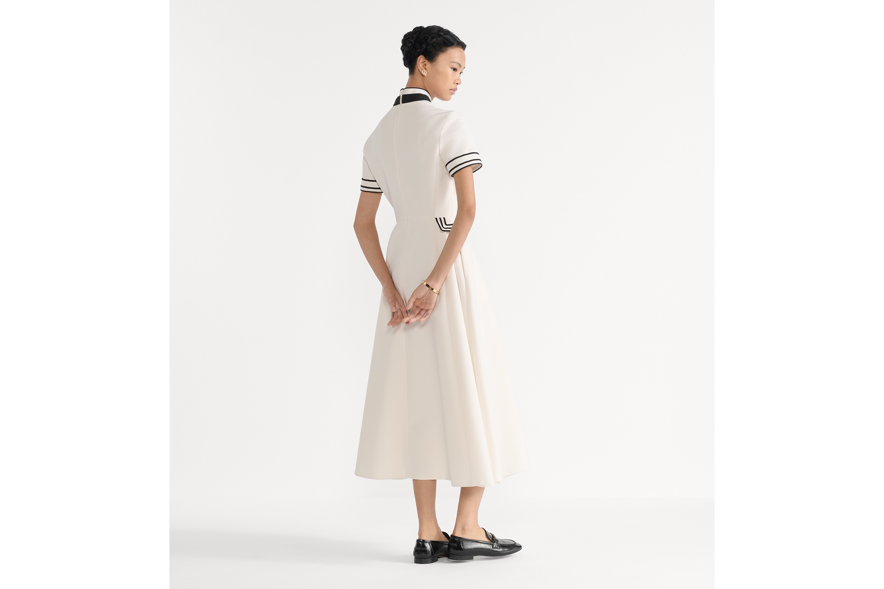 中长款衬衫式连衣裙 米白色绵羊毛和马海毛混纺面料搭配腰带 E03