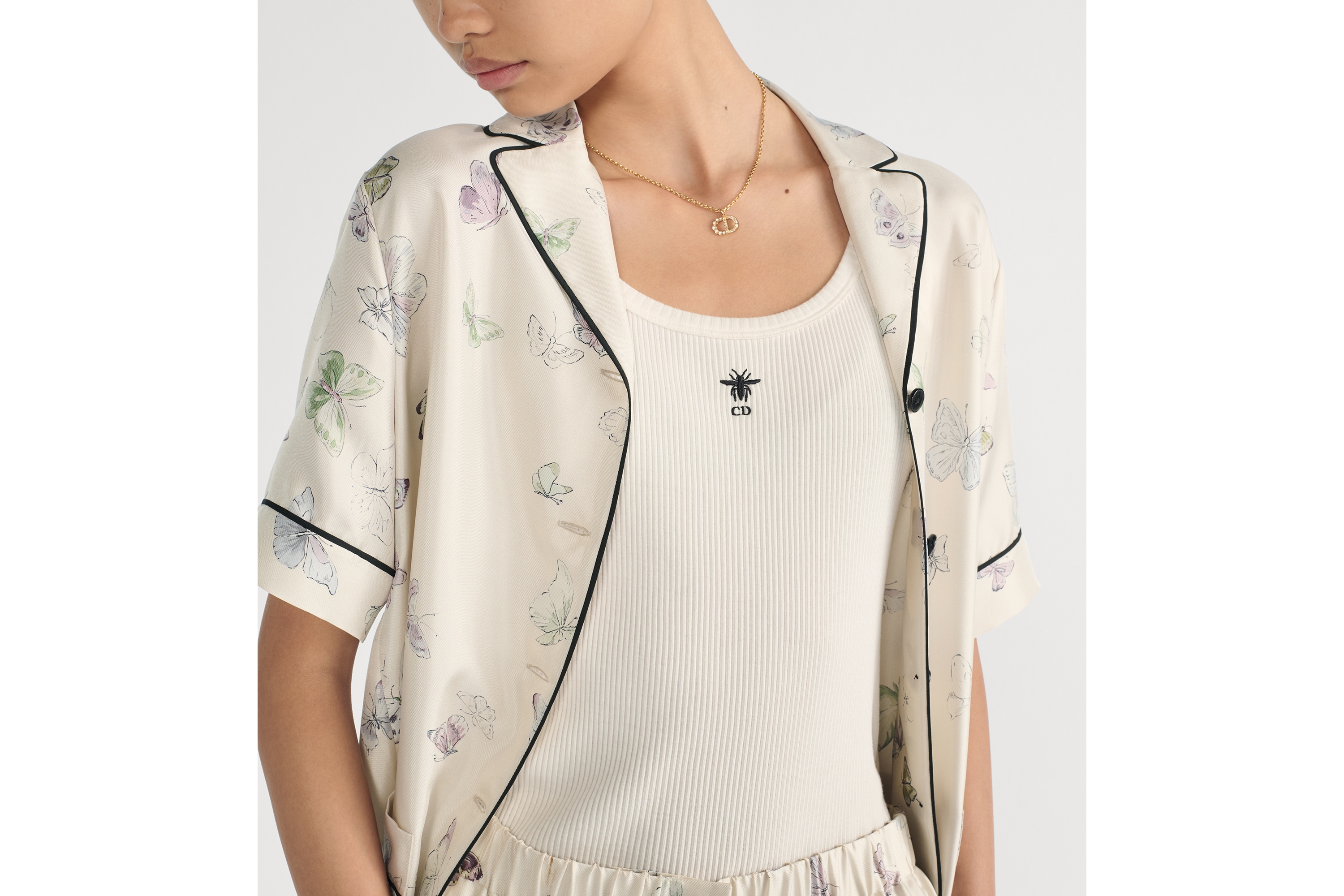 短袖衬衫 米白色桑蚕丝斜纹面料多色蝴蝶图案 E05