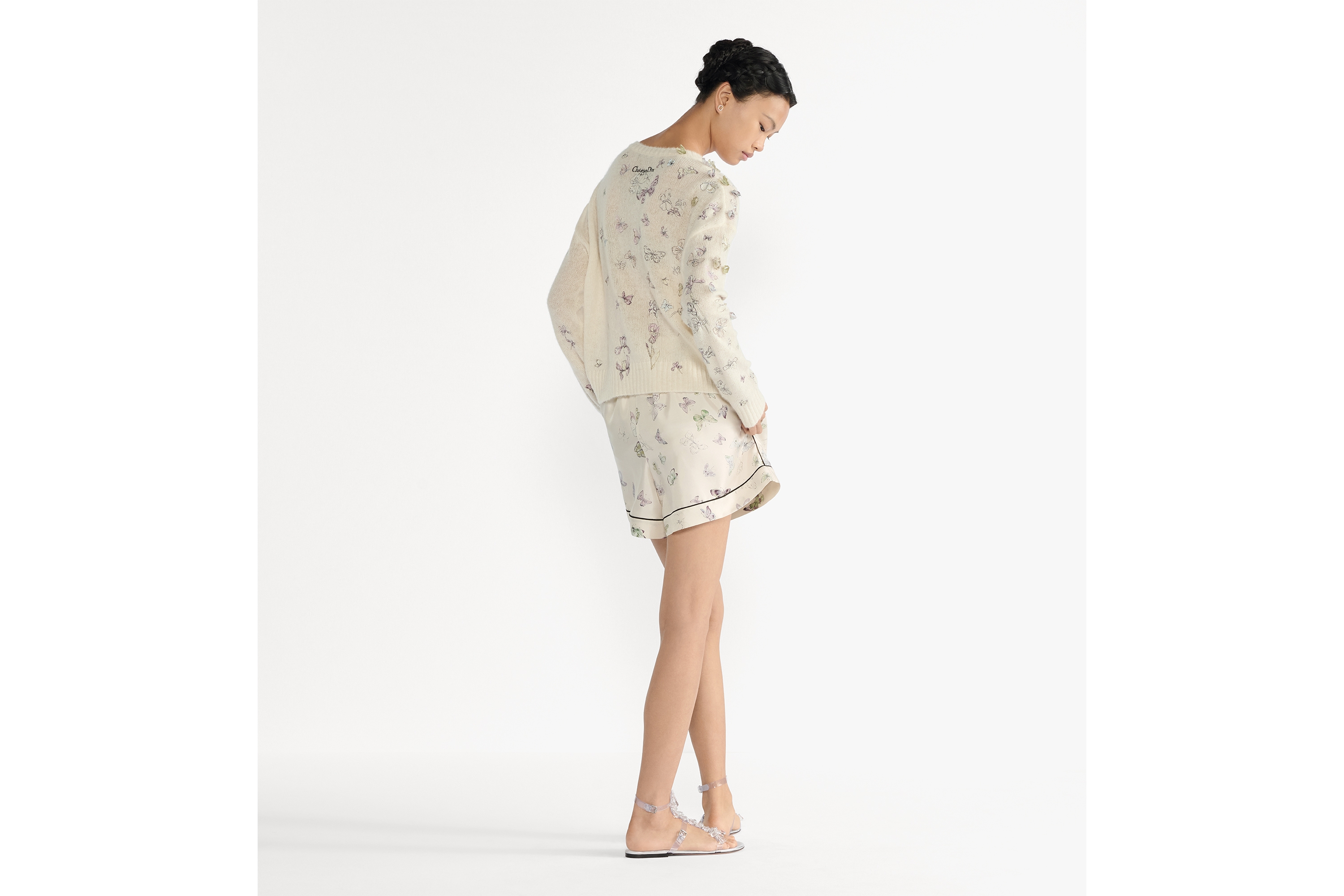 look_image_alt_prefix 针织衫 白色羊驼毛、山羊绒和桑蚕丝混纺针织面料多色 Butterflies & Iris 图案 E03