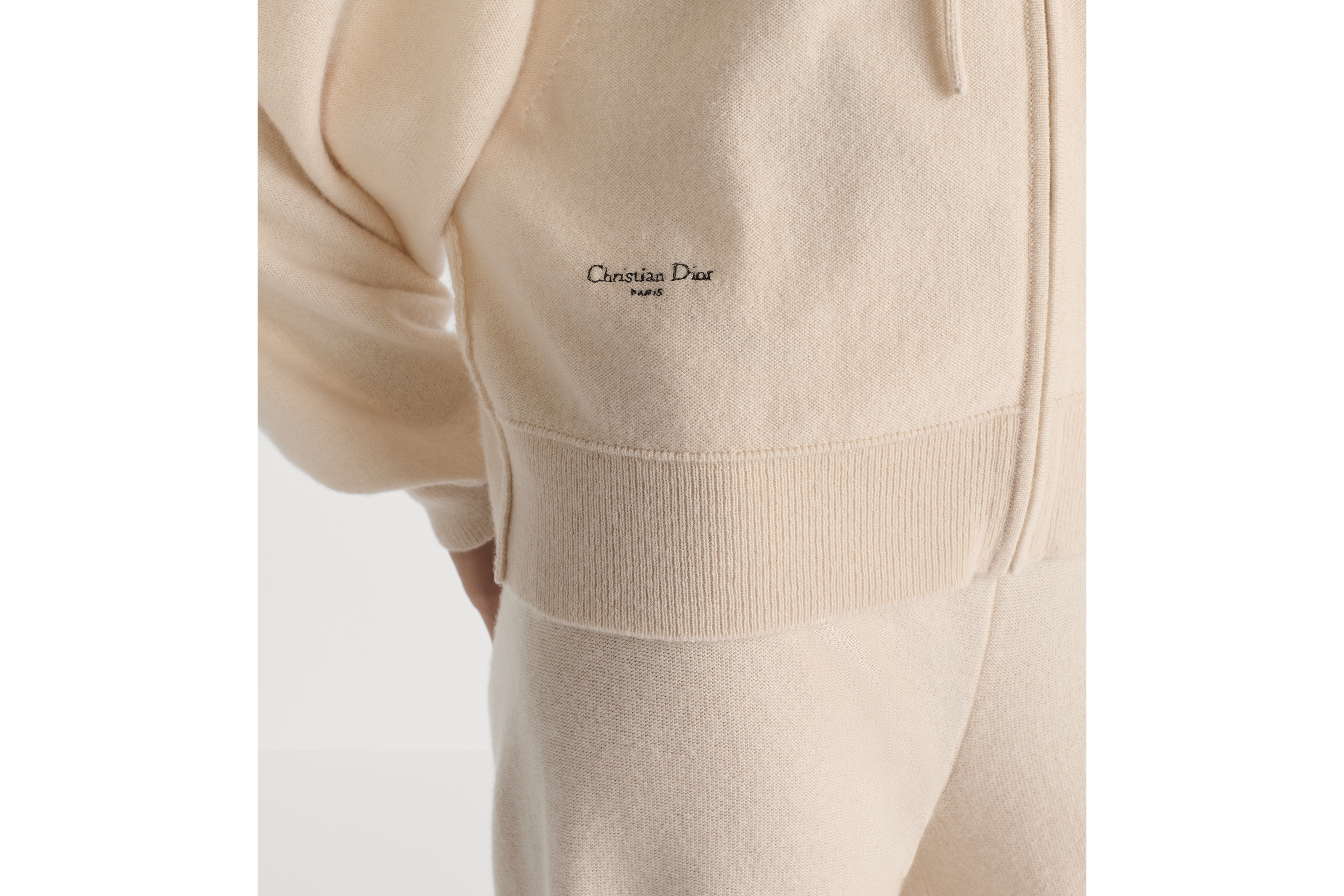 连帽拉链开衫 米白色山羊绒针织面料 E13