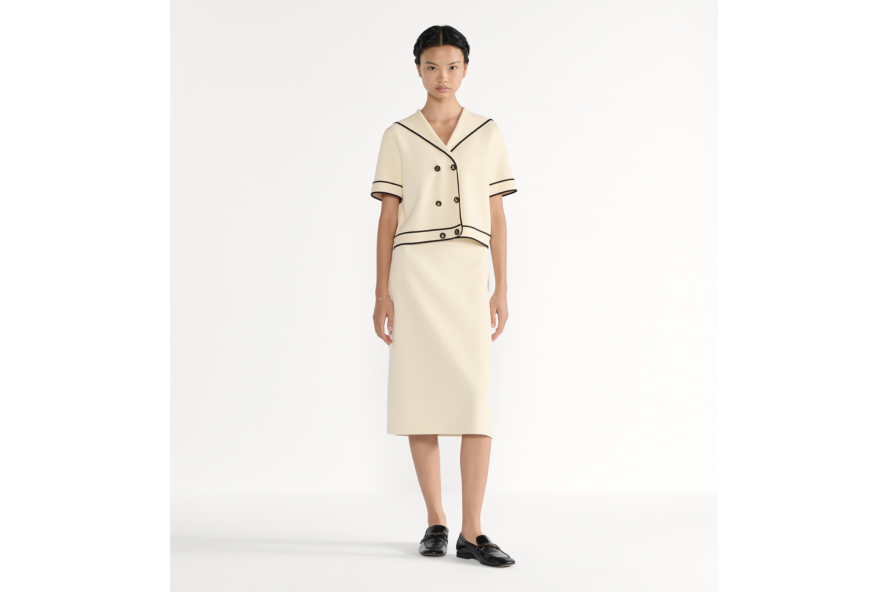 短袖外套 白色和黑色科技针织面料搭配水手领 E01