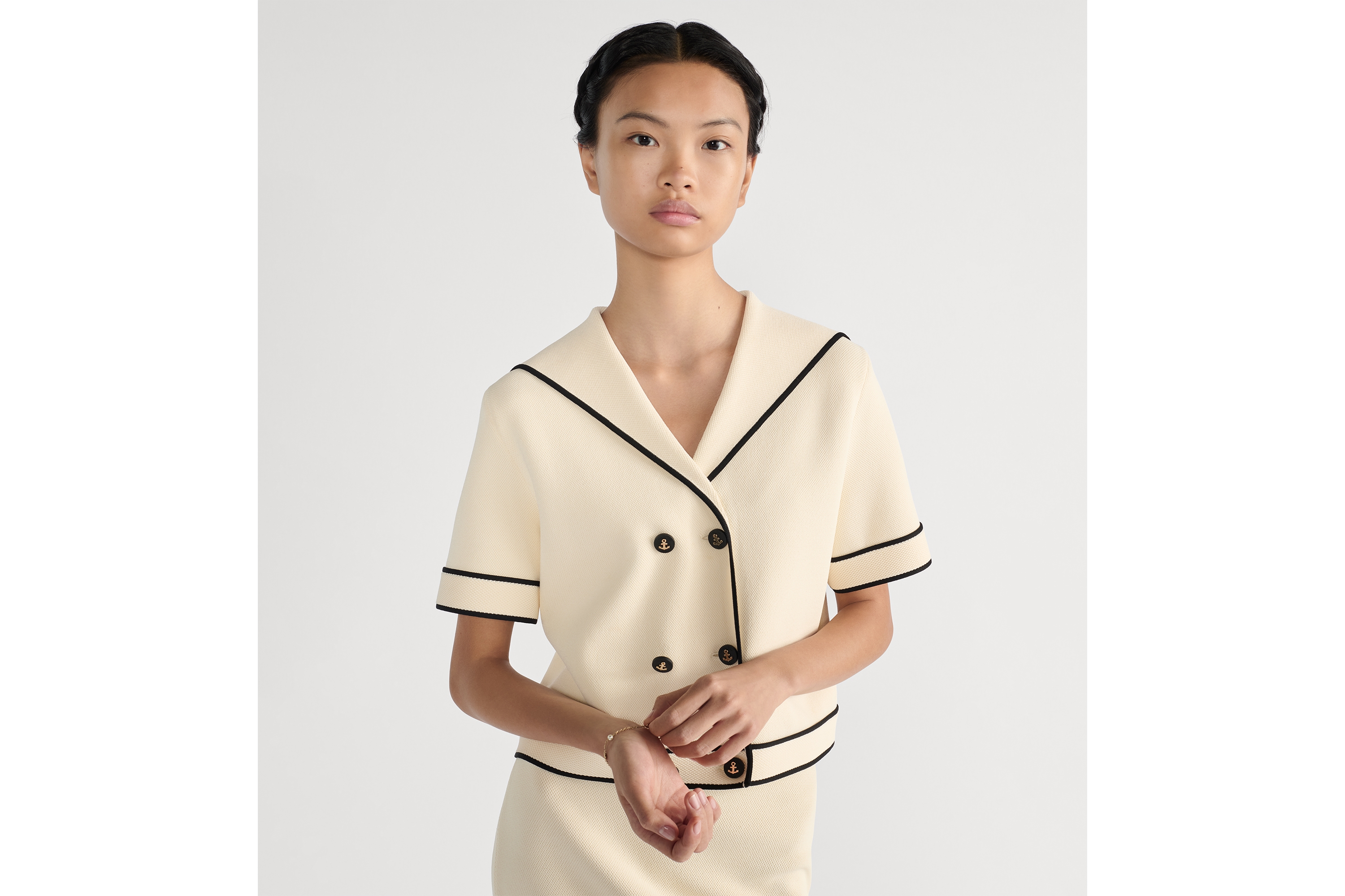 短袖外套 白色和黑色科技针织面料搭配水手领 E04