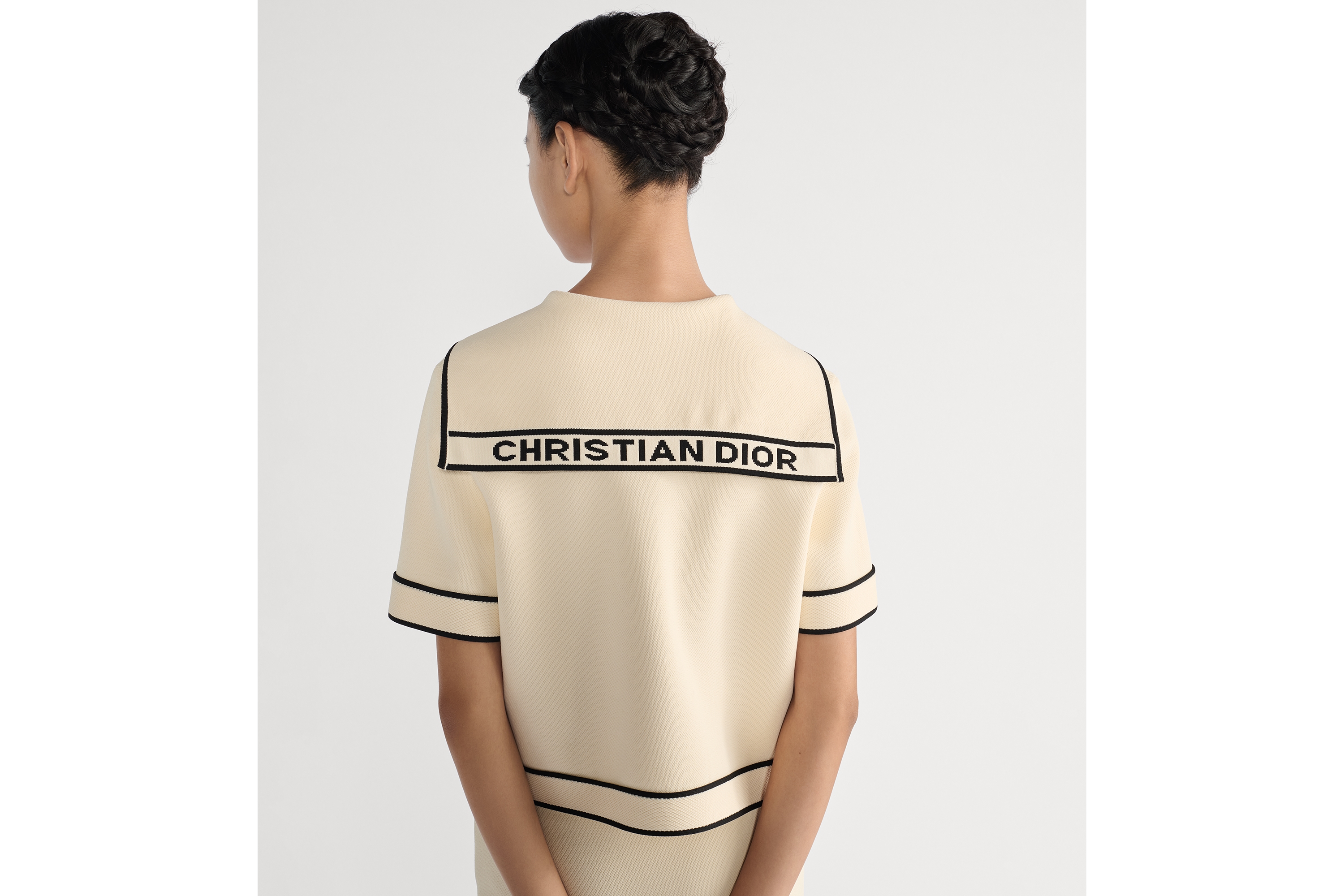 短袖外套 白色和黑色科技针织面料搭配水手领 E06