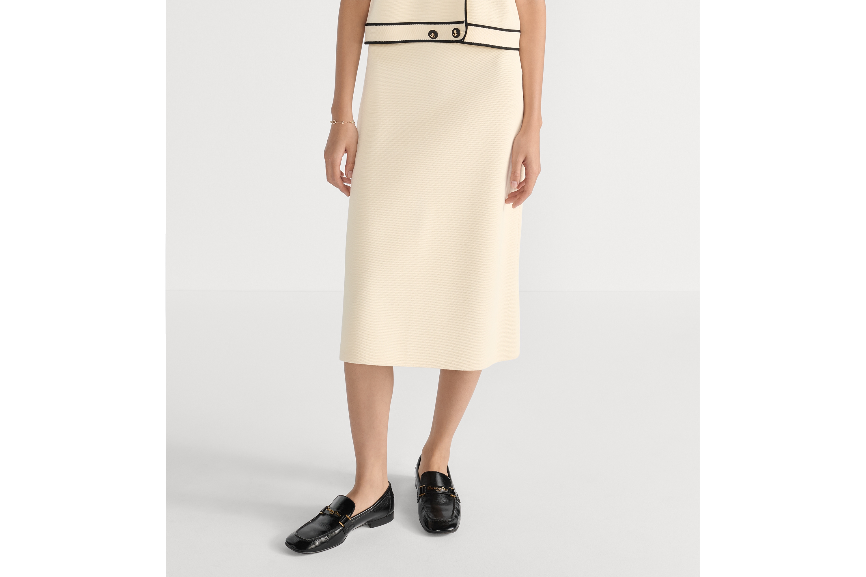 中长款喇叭形半身裙 白色和黑色科技针织面料 E14