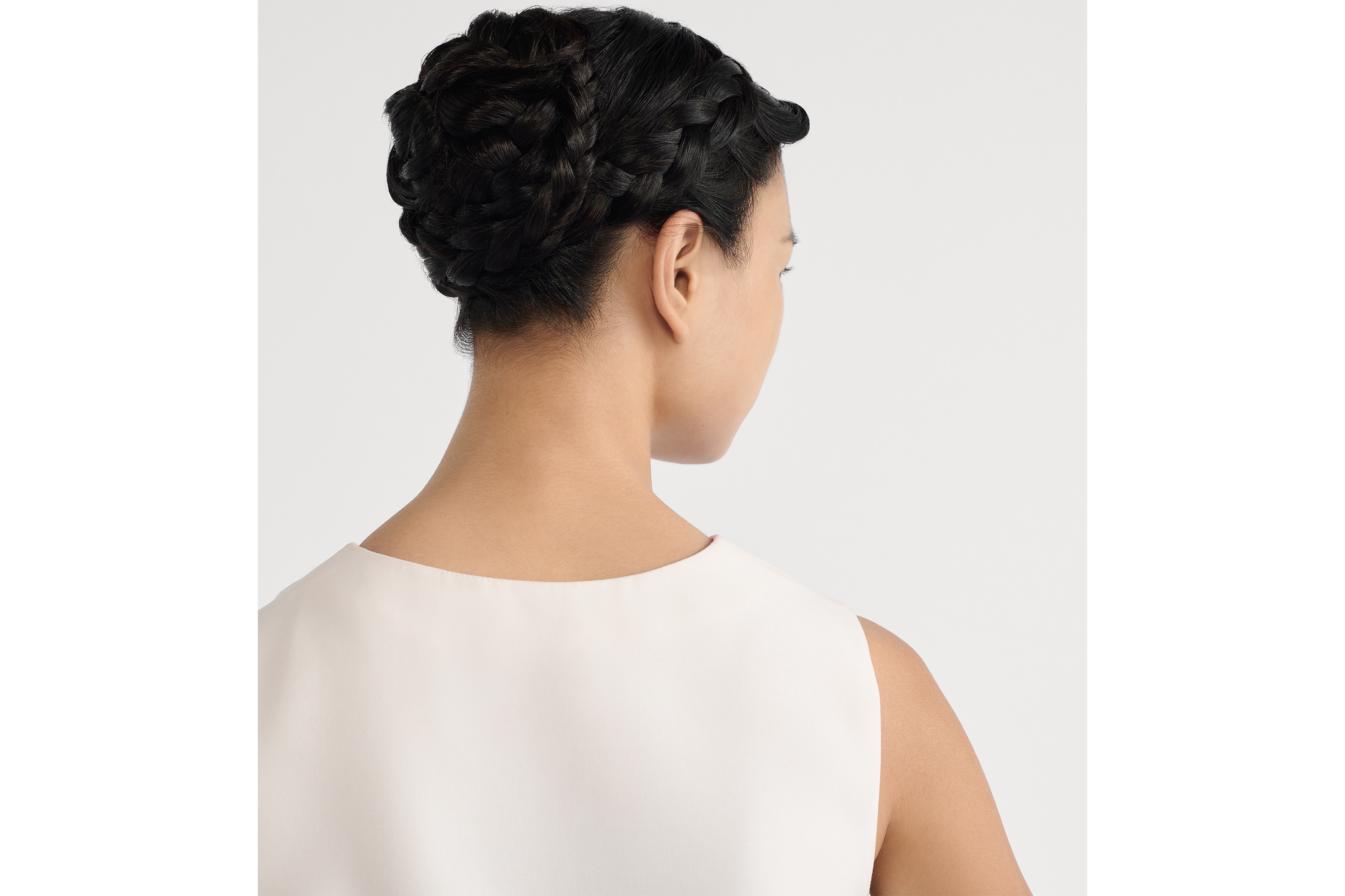 look_image_alt_prefix 中长款喇叭形连衣裙 白色绵羊毛混纺面料搭配腰带 E07