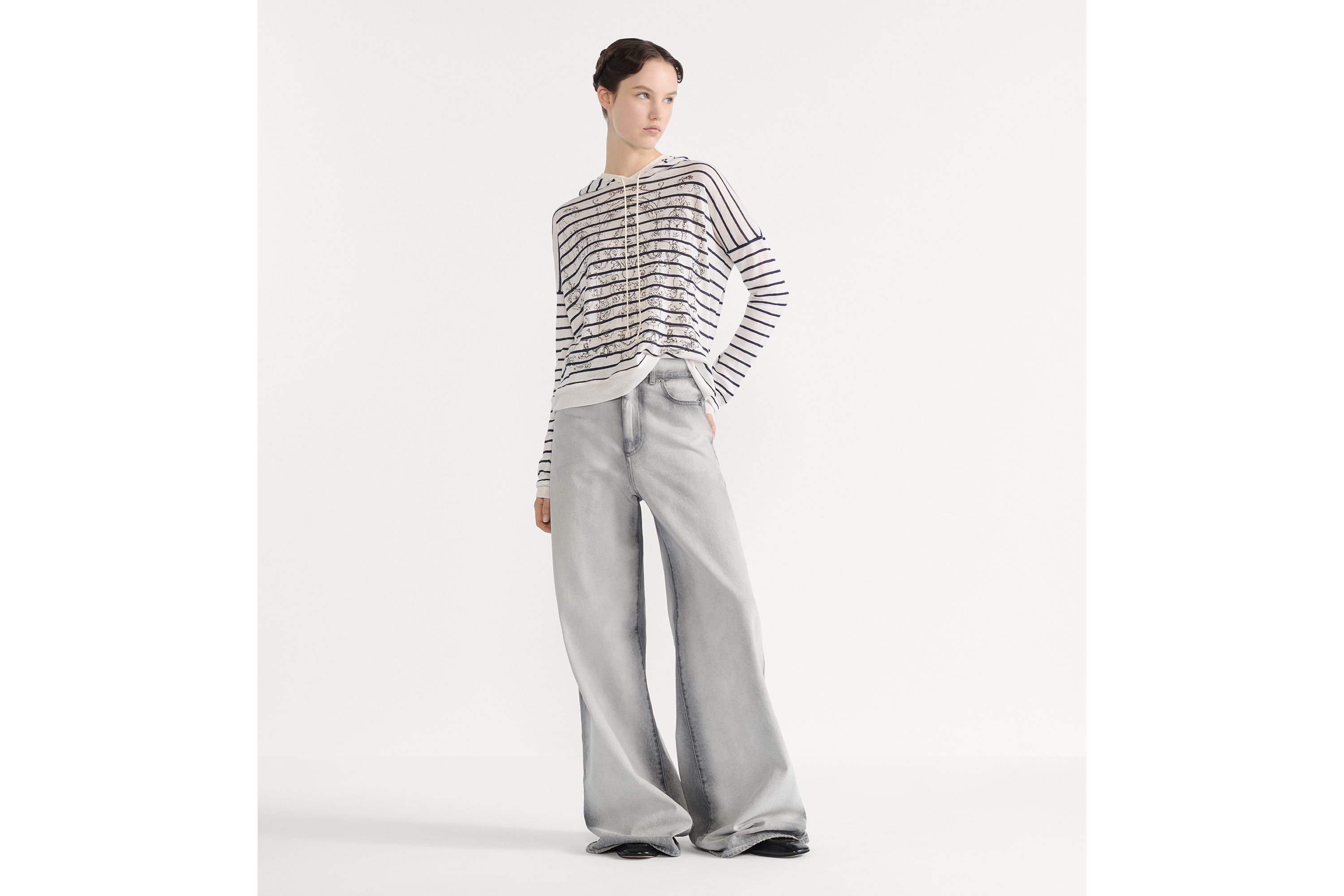 look_image_alt_prefix Dior Marinière 连帽针织衫 海军蓝色和白色亚麻混纺针织面料 Dioresque Stella 图案 E01