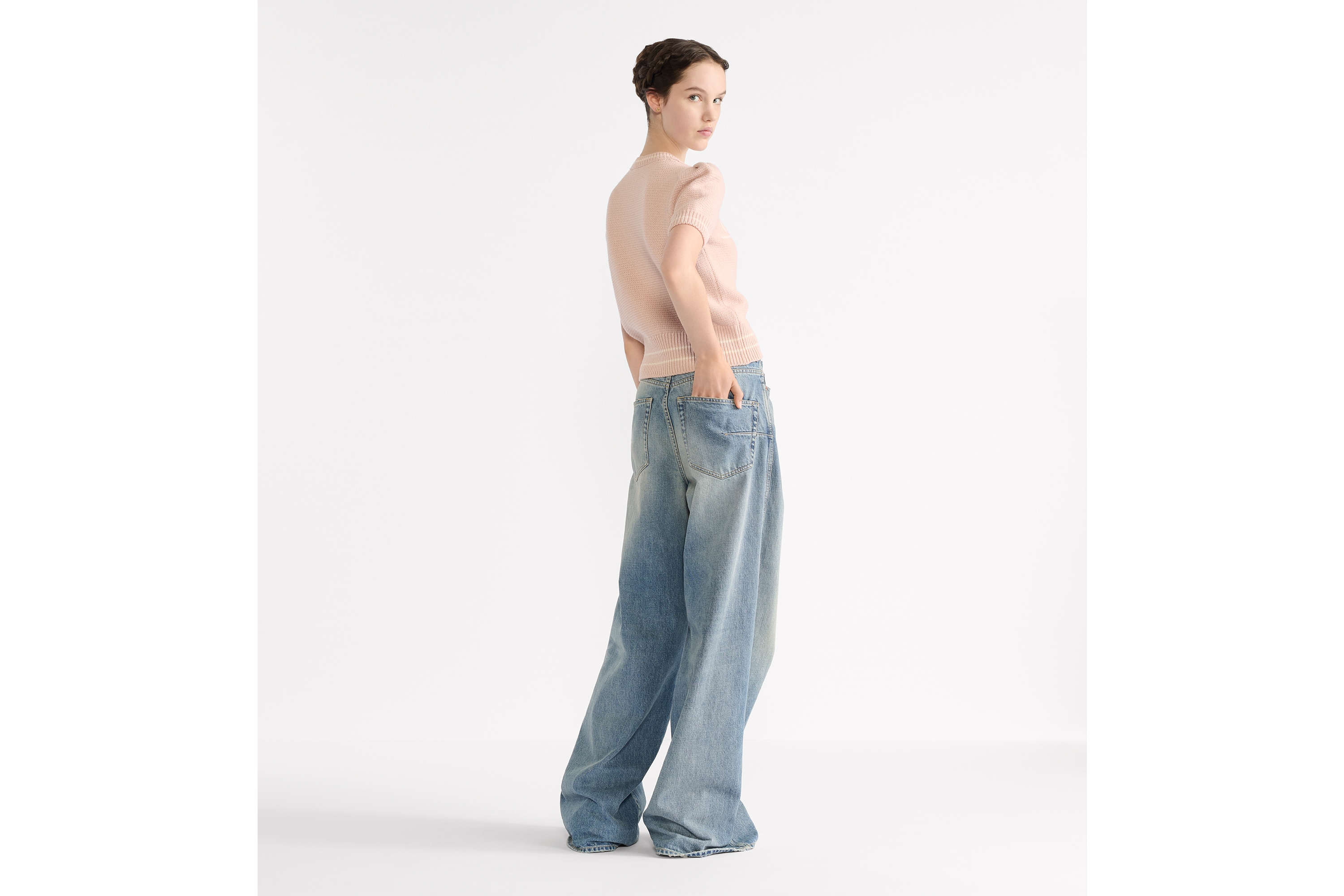 look_image_alt_prefix 短袖针织衫 粉色绵羊毛和山羊绒混纺针织面料 E03