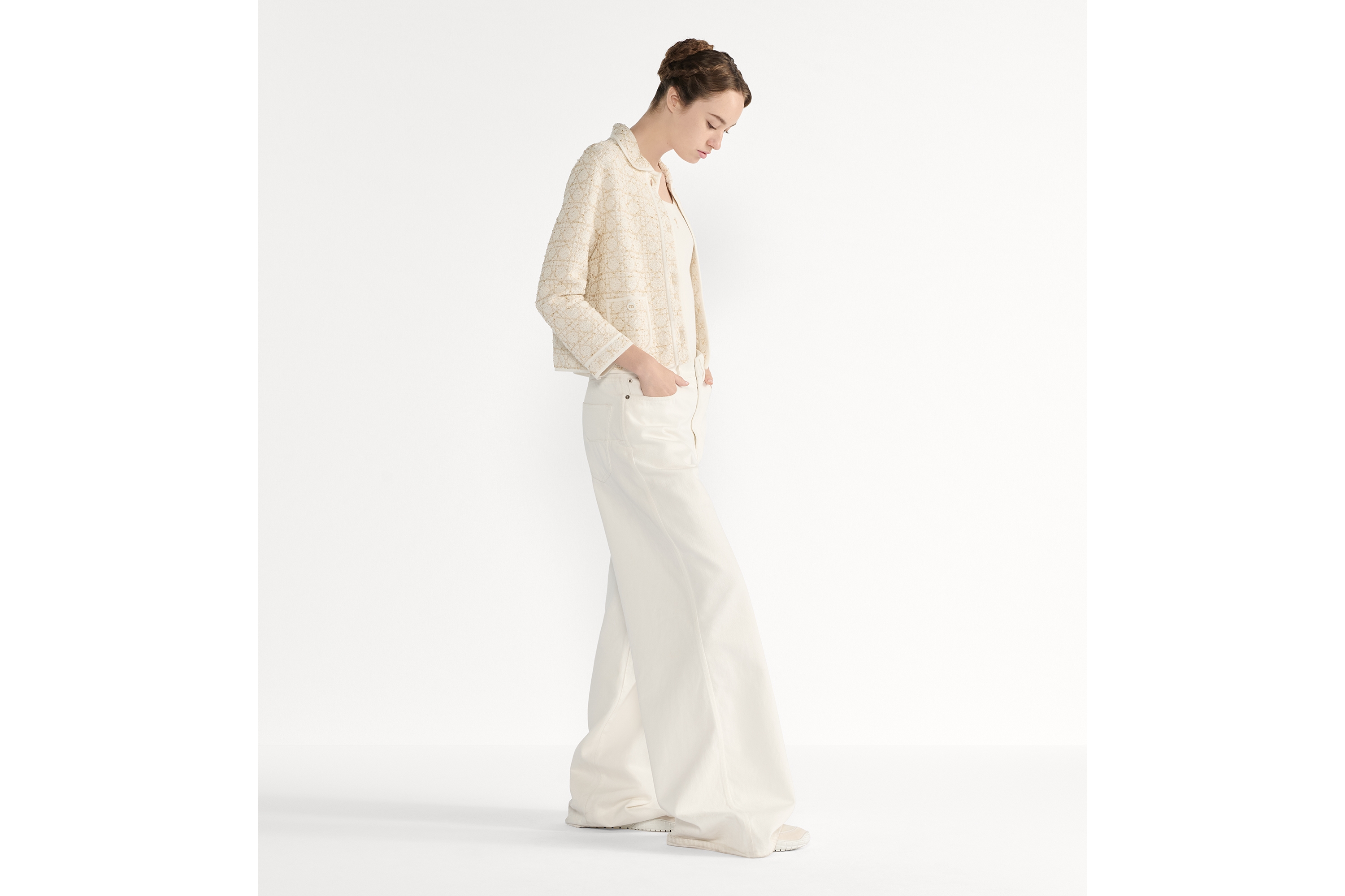 look_image_alt_prefix 外套 白色和金色调棉质混纺粗花呢针织面料超大藤格纹 E02