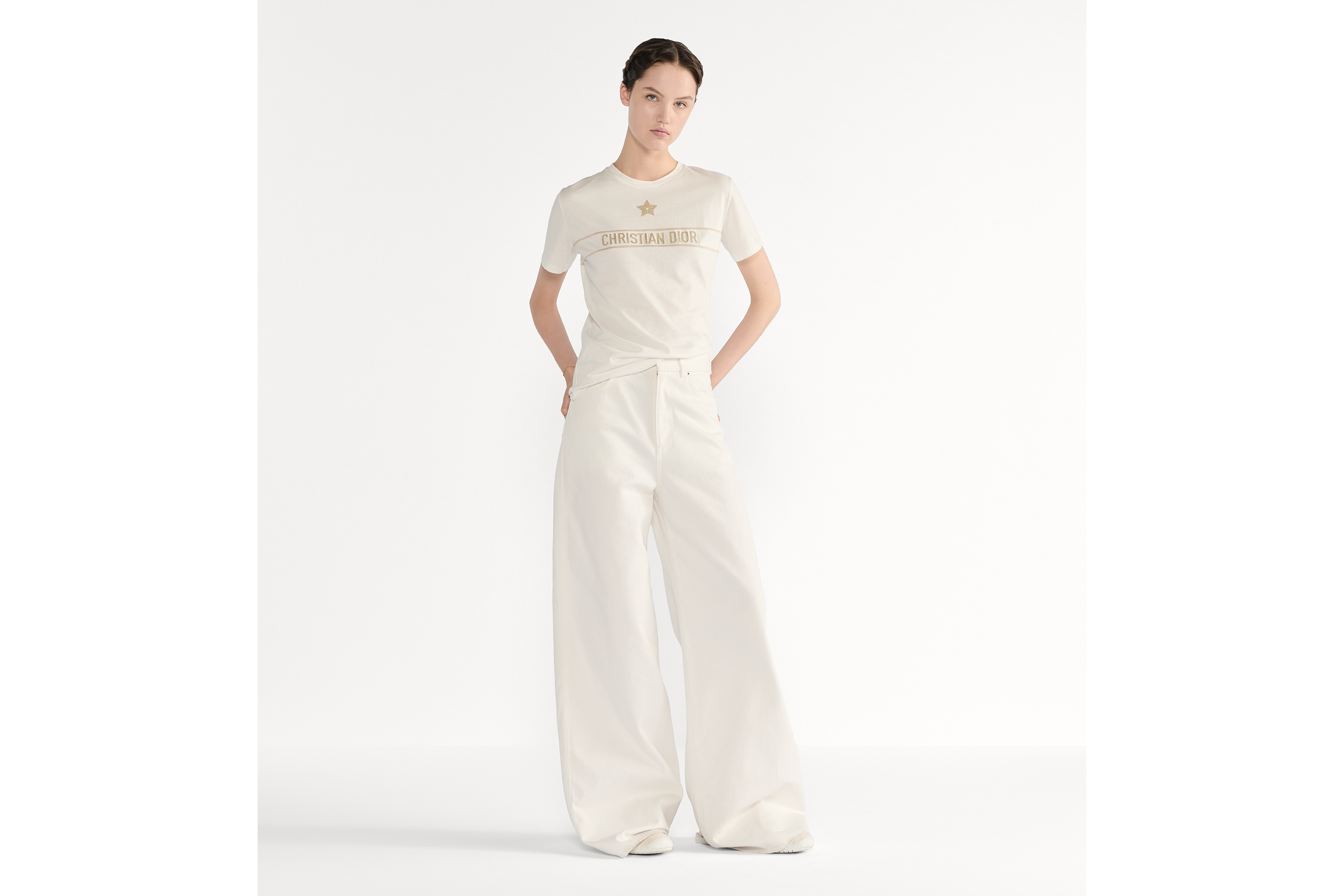 look_image_alt_prefix T 恤 米白色棉质混纺平纹针织面料金色调刺绣 E01