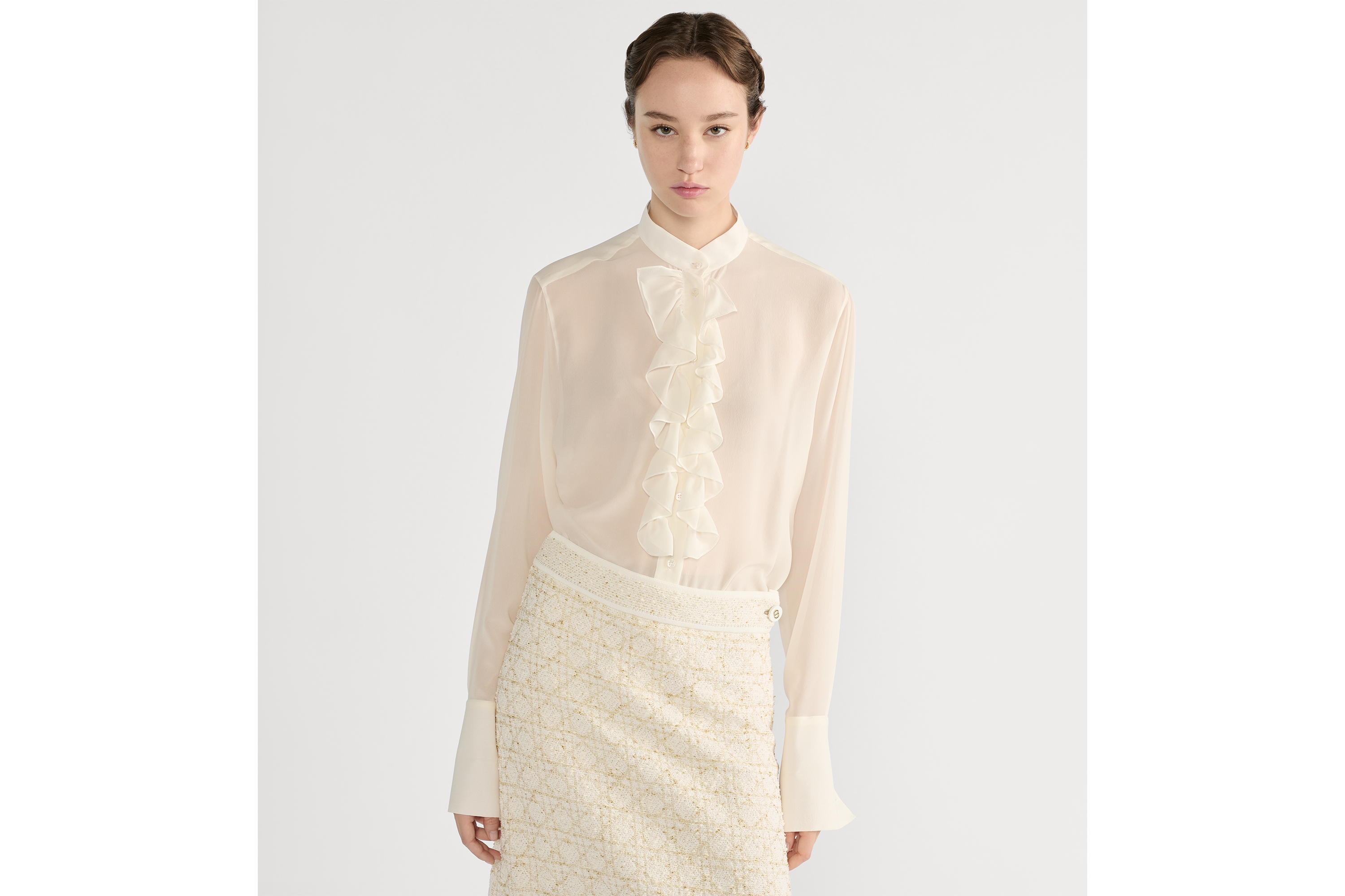 look_image_alt_prefix 衬衫 米白色桑蚕丝乔其纱搭配荷叶边衣领 E04