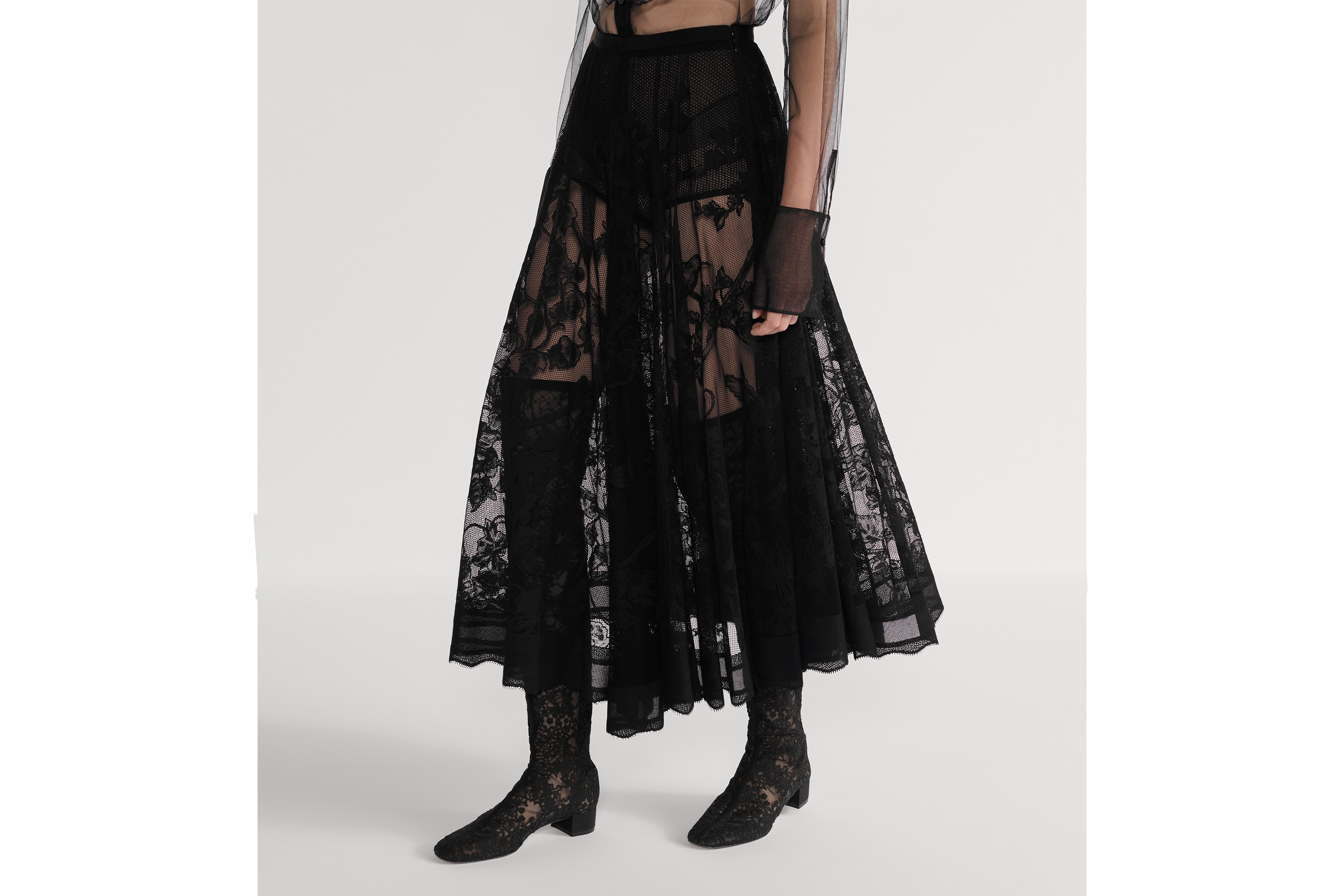 喇叭形半裙 黑色棉质混纺蕾丝面料 Jardin D-Étoile 图案 E14
