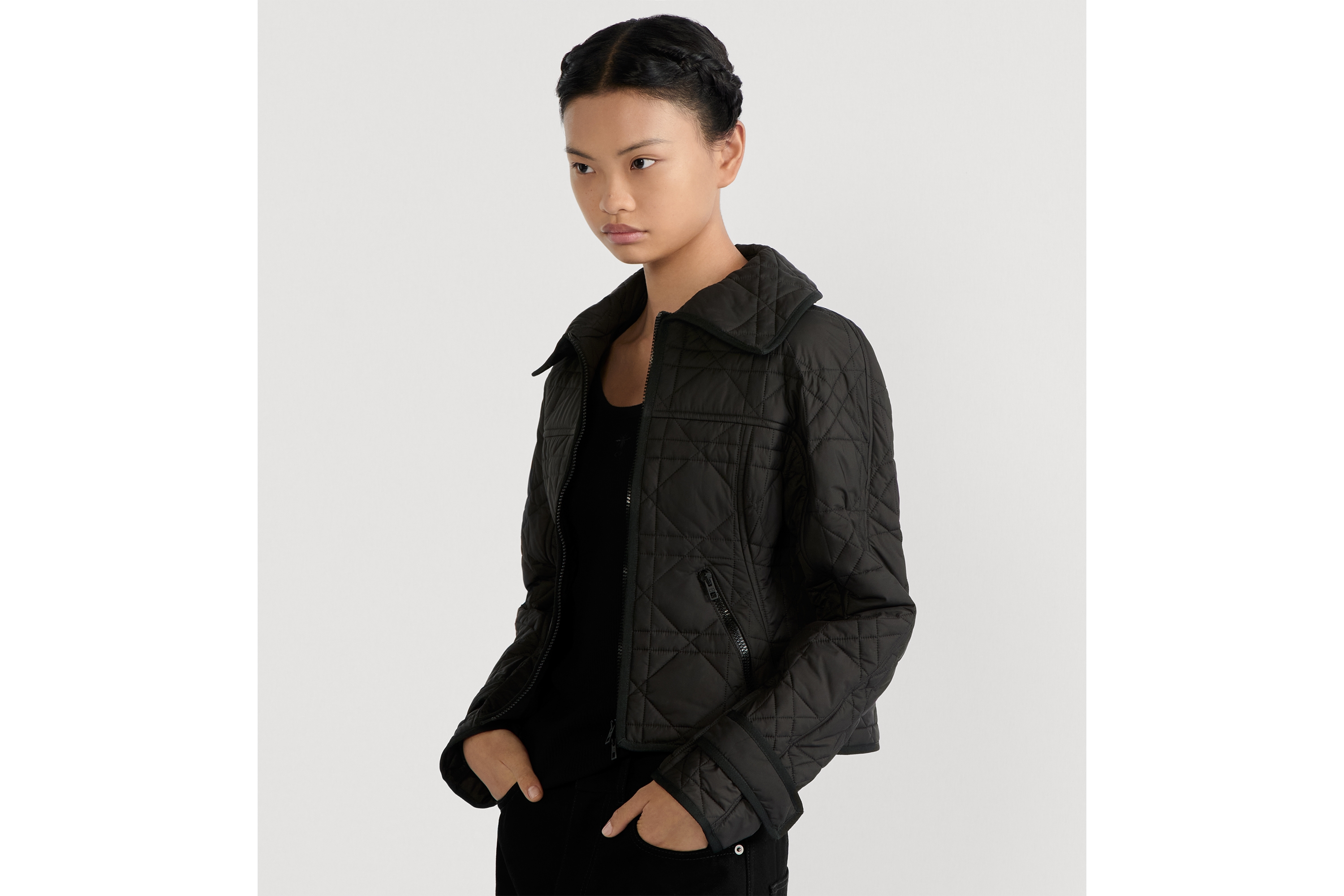 修身外套 黑色绗缝塔夫绸科技面料超大藤格纹 E05