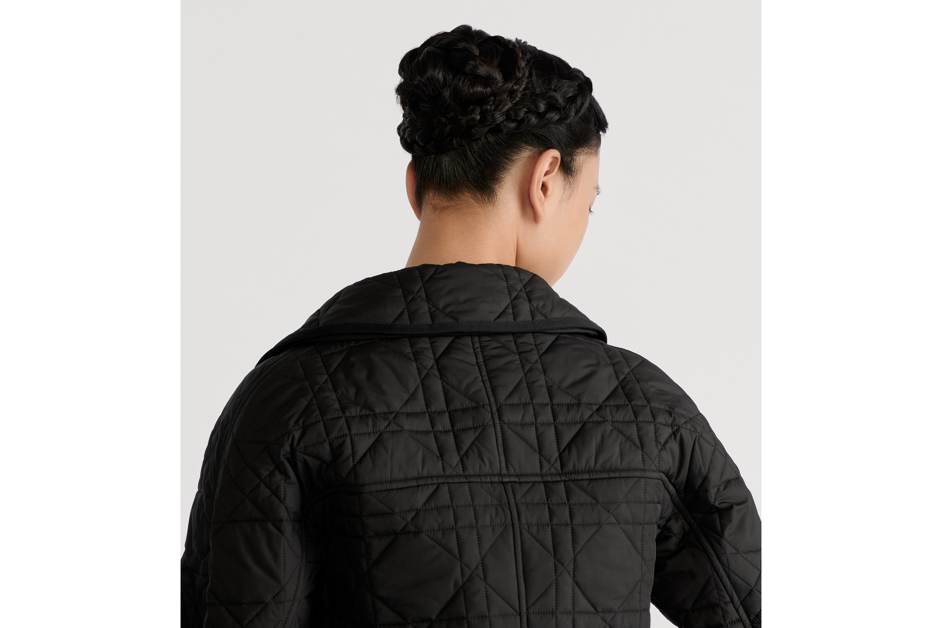 修身外套 黑色绗缝塔夫绸科技面料超大藤格纹 E06