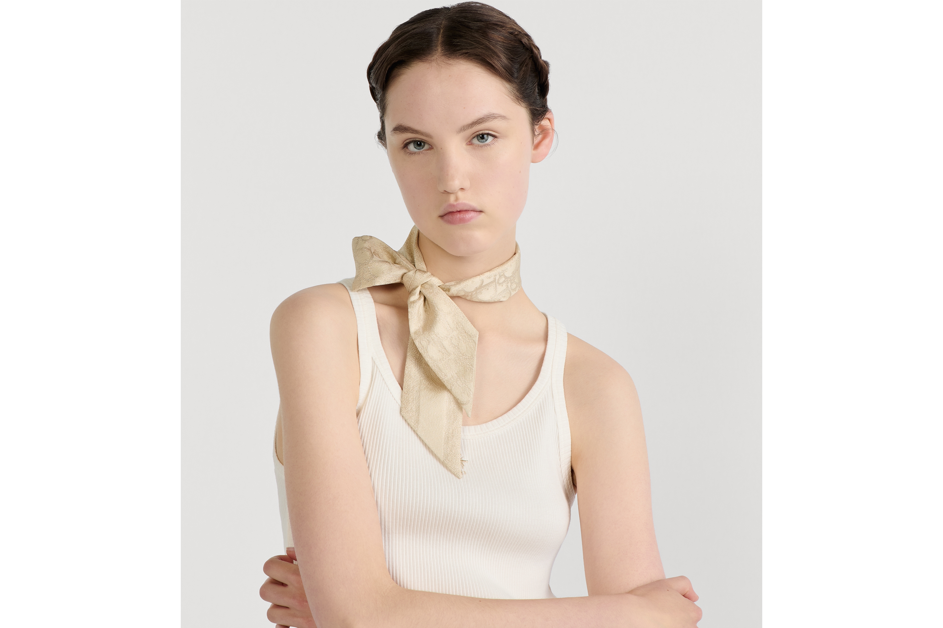 look_image_alt_prefix Mitzah 丝巾 金色调桑蚕丝混纺斜纹面料金属光泽线 Oblique 印花 E07