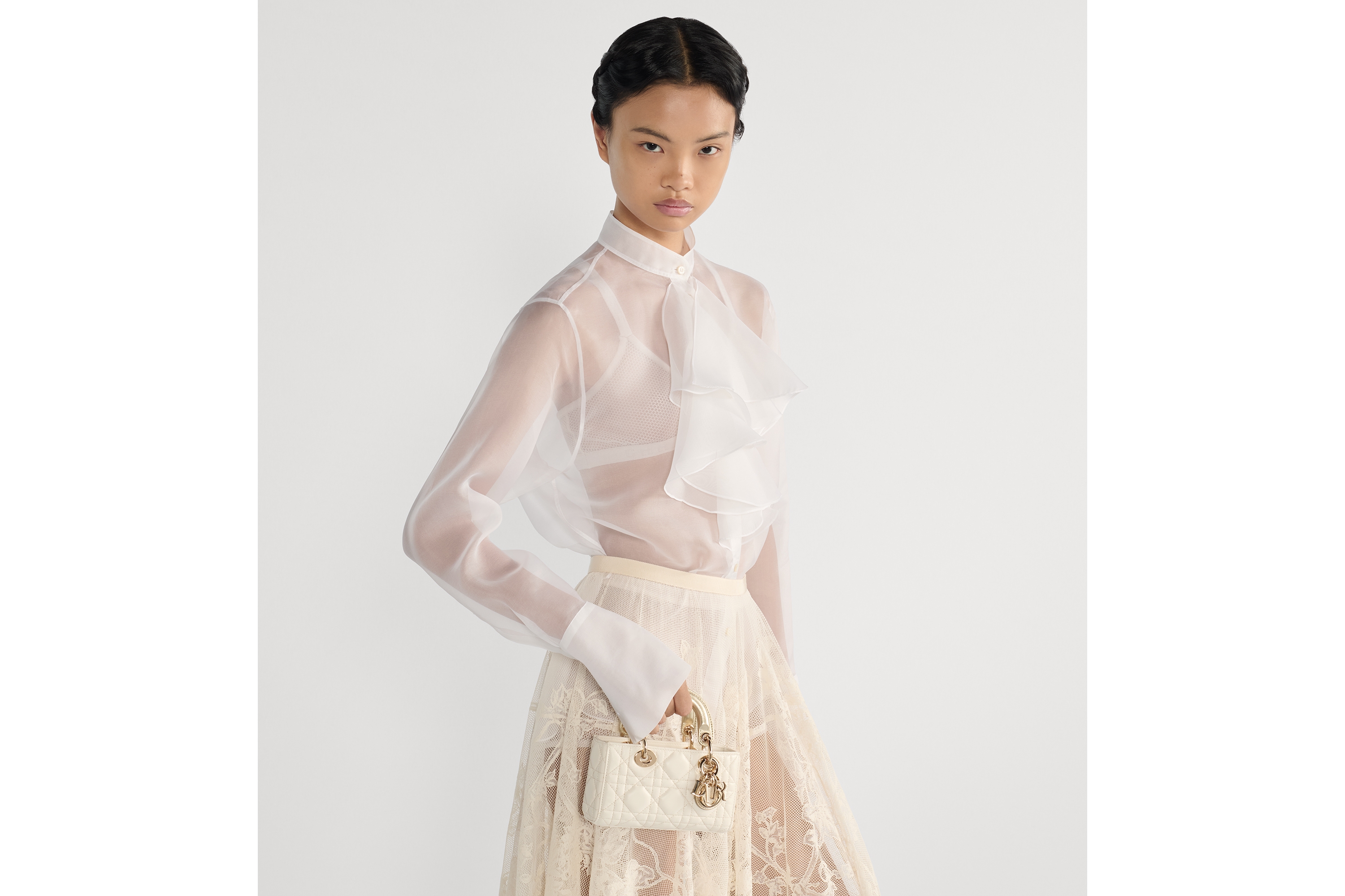 look_image_alt_prefix Lady D-Joy 超迷你手袋 金色和白色双色羊皮革藤格纹搭配金属光泽线 E05