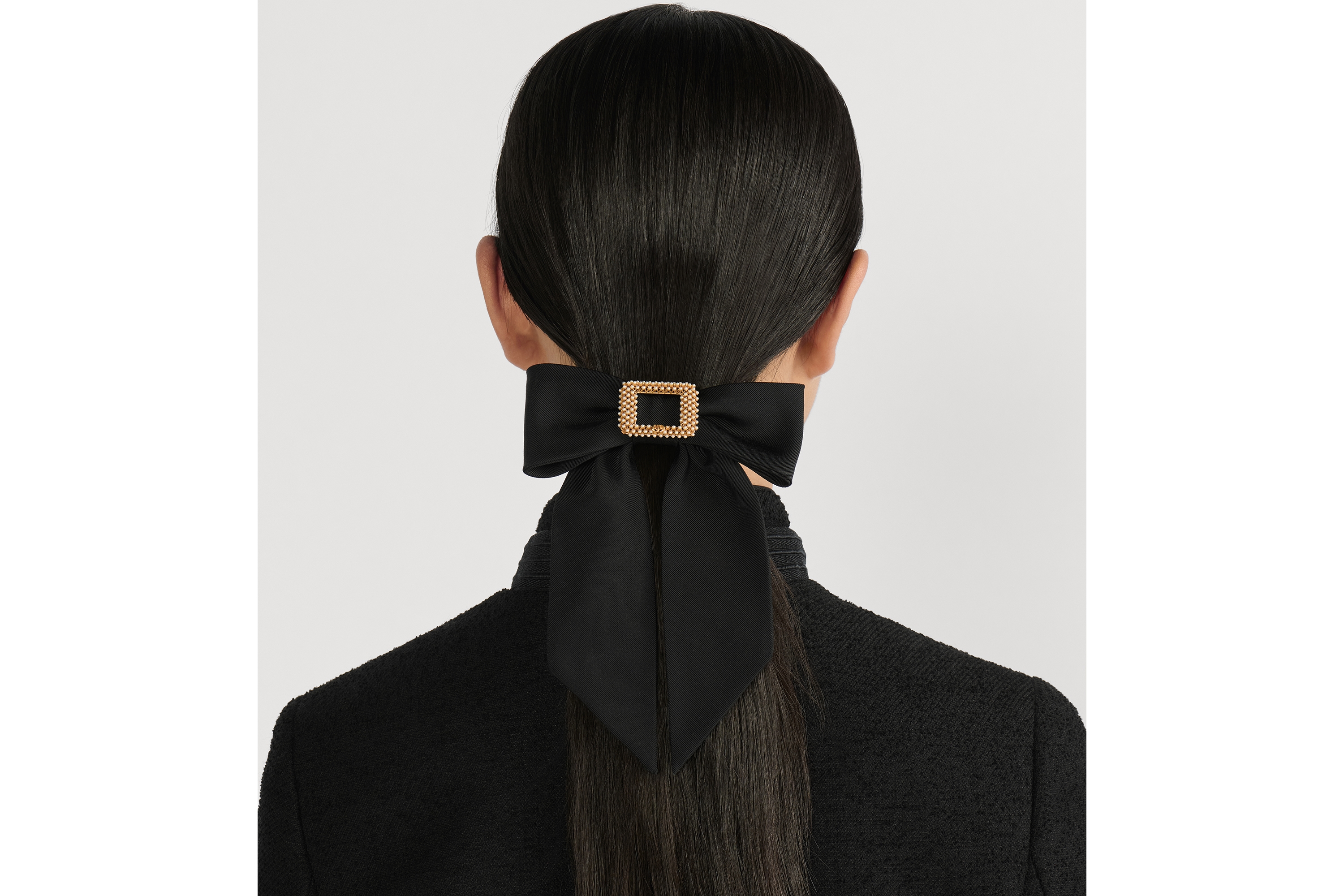 大号 Dior Twist 蝴蝶结 黑色罗缎效果科技面料和白色树脂珠饰 E09