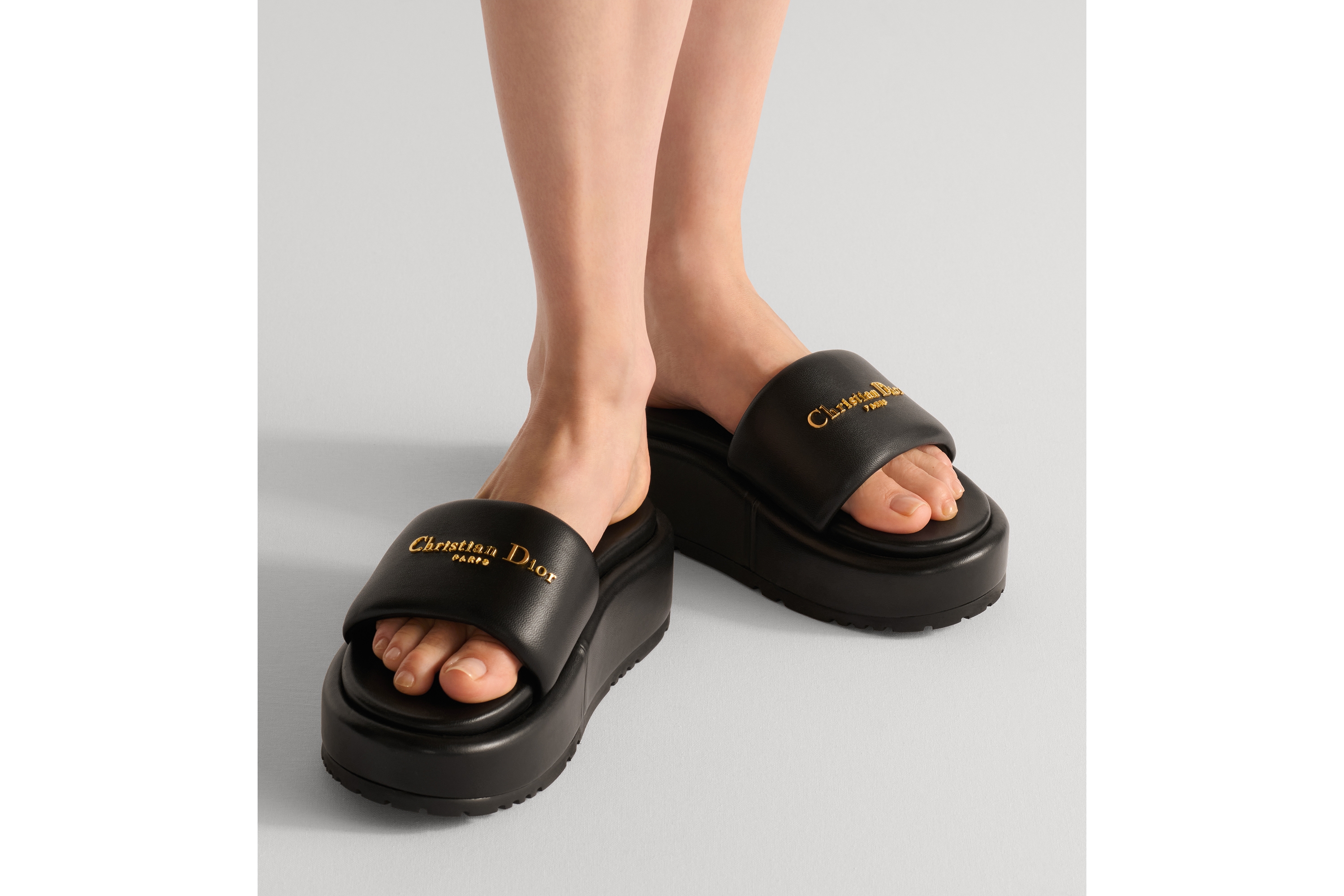 D-Lane 厚底凉拖 黑色加垫羊皮革 E14