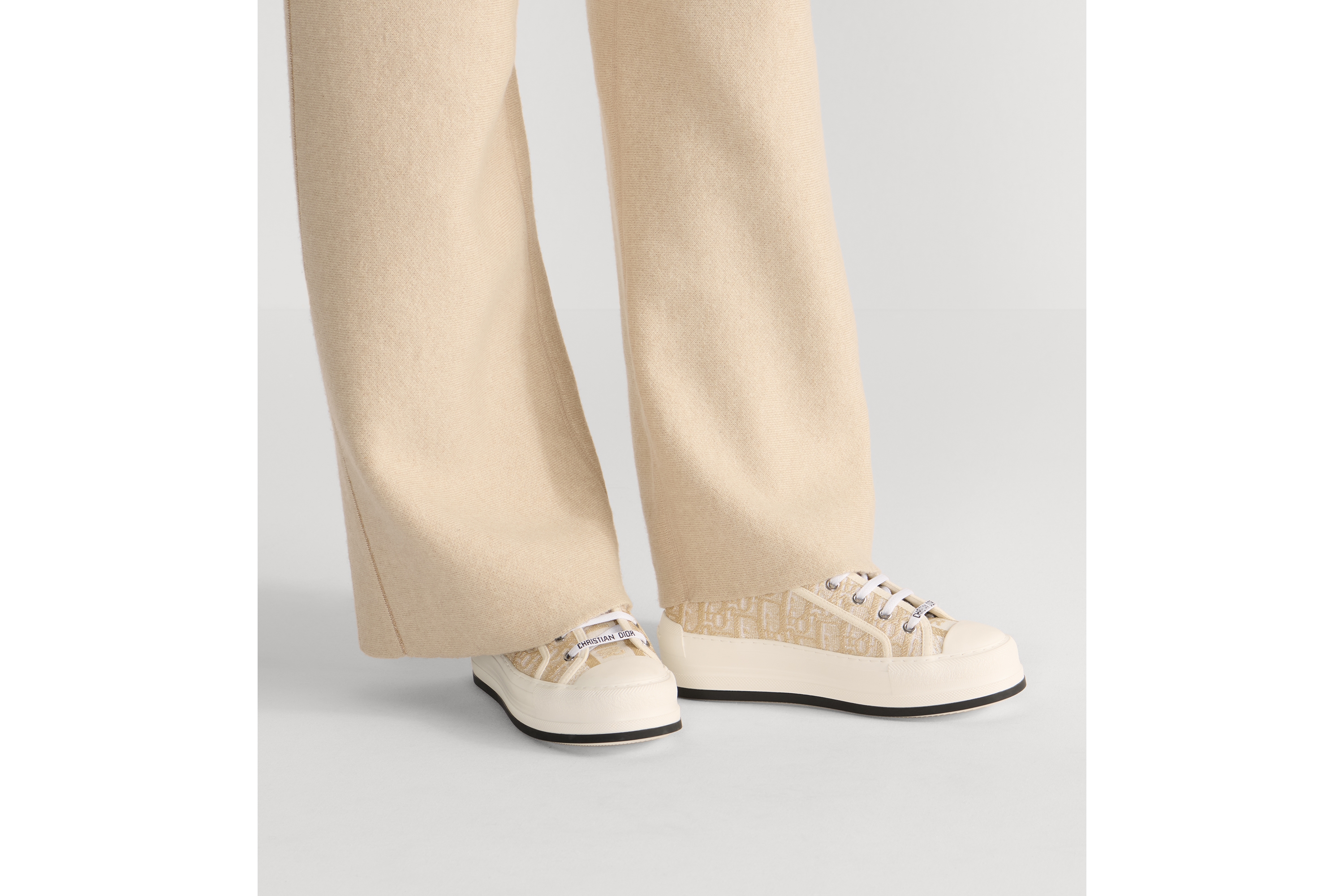 Walk'n'Dior 厚底运动鞋 白色棉质面料金色金属光泽线 Oblique 印花 E14