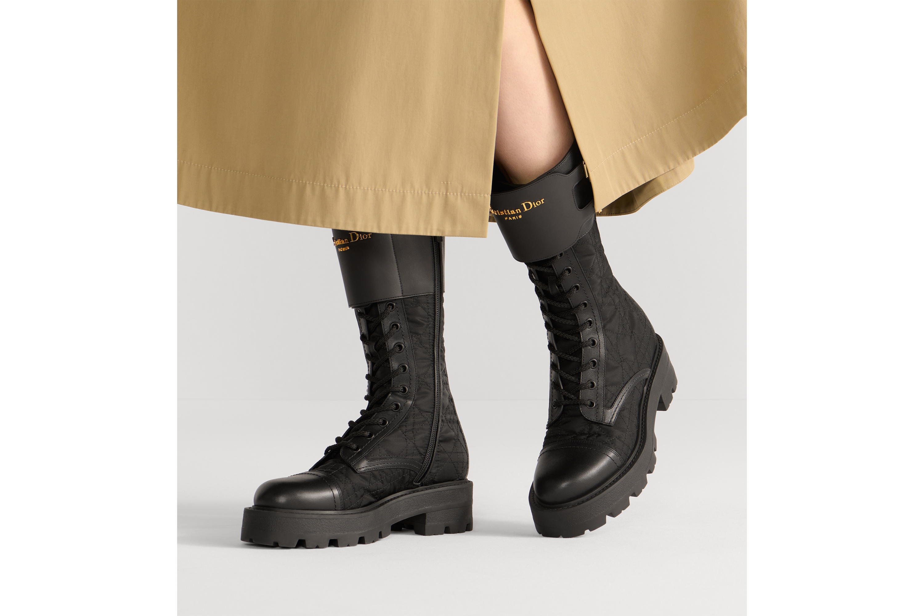 D-Trap 及踝靴 黑色牛皮革和尼龙搭配藤格纹图案刺绣 E14