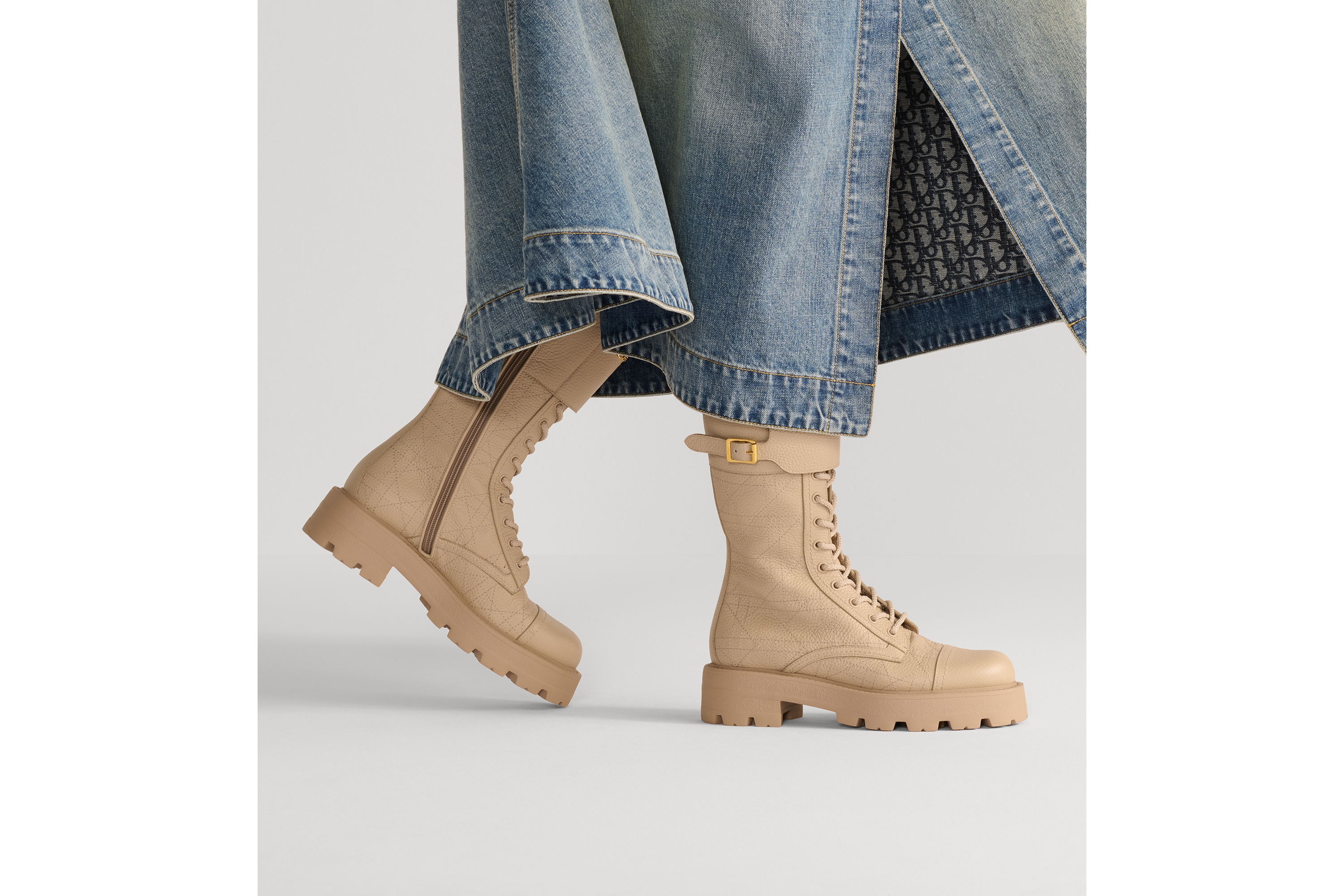 D-Trap 及踝靴 胭脂米色粒面牛皮革藤格纹 E15