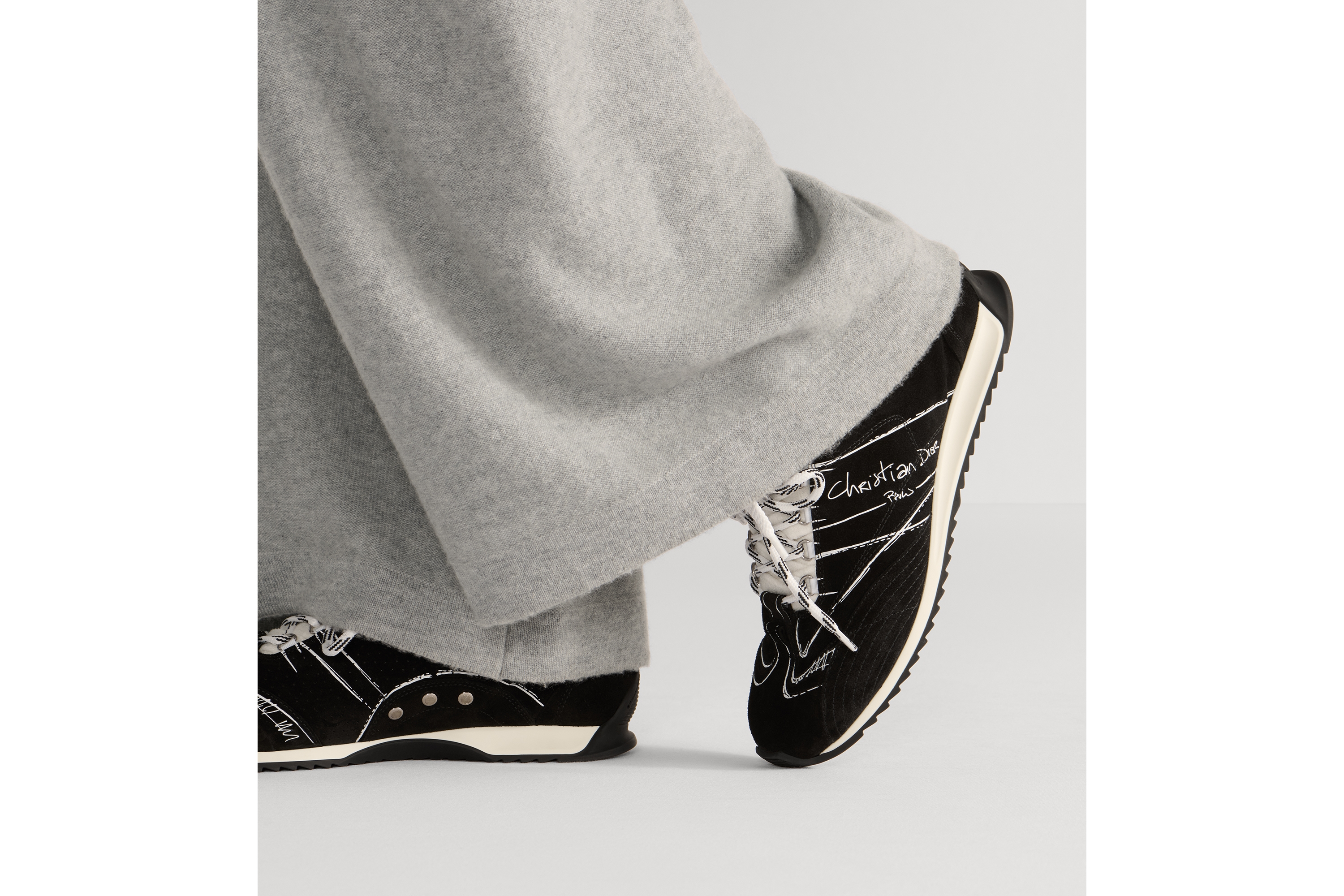 D-Sketch 运动鞋 黑色绒面牛皮革 E15