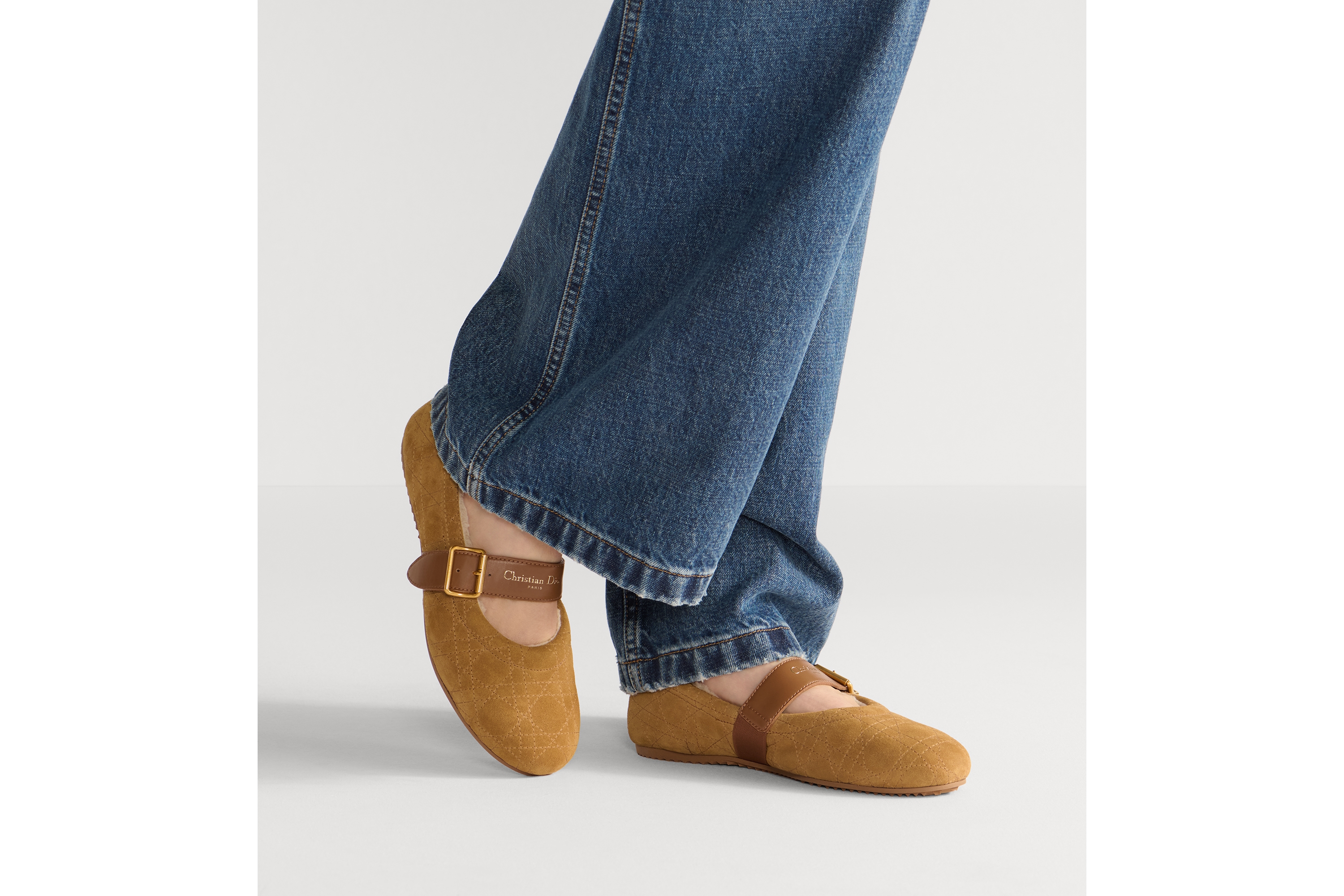 DiorAlps Dior Frost 芭蕾鞋 驼色绒面牛皮革藤格纹 E15