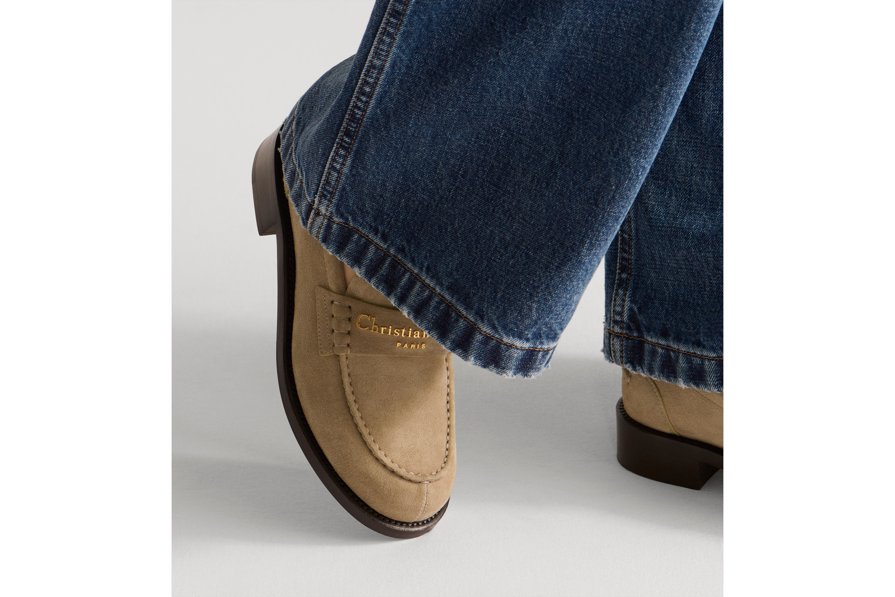 look_image_alt_prefix Dior Boy 乐福鞋 绳米色绒面牛皮革 E14