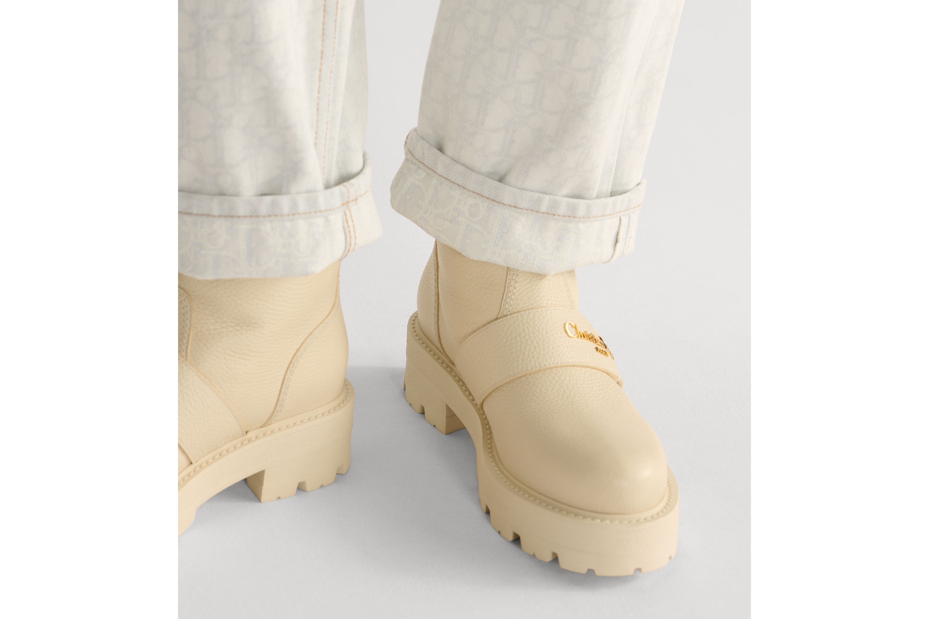 DiorAlps D-Quest 及踝靴 米白色粒面牛皮革和羊皮革皮毛一体效果面料 E14