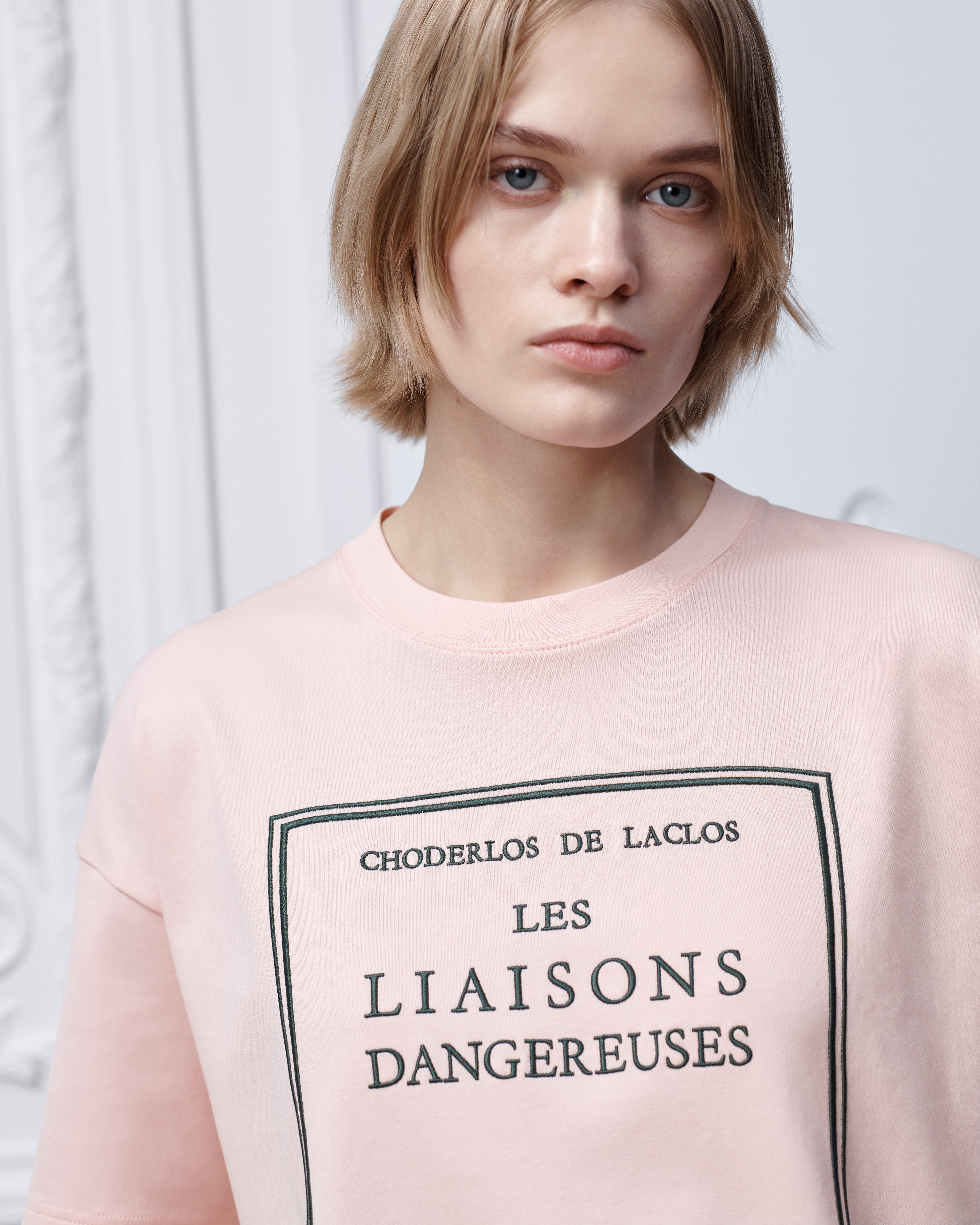 超大版型短款 T 恤 粉色和灰色棉质平纹针织面料 Book Cover 图案 E05