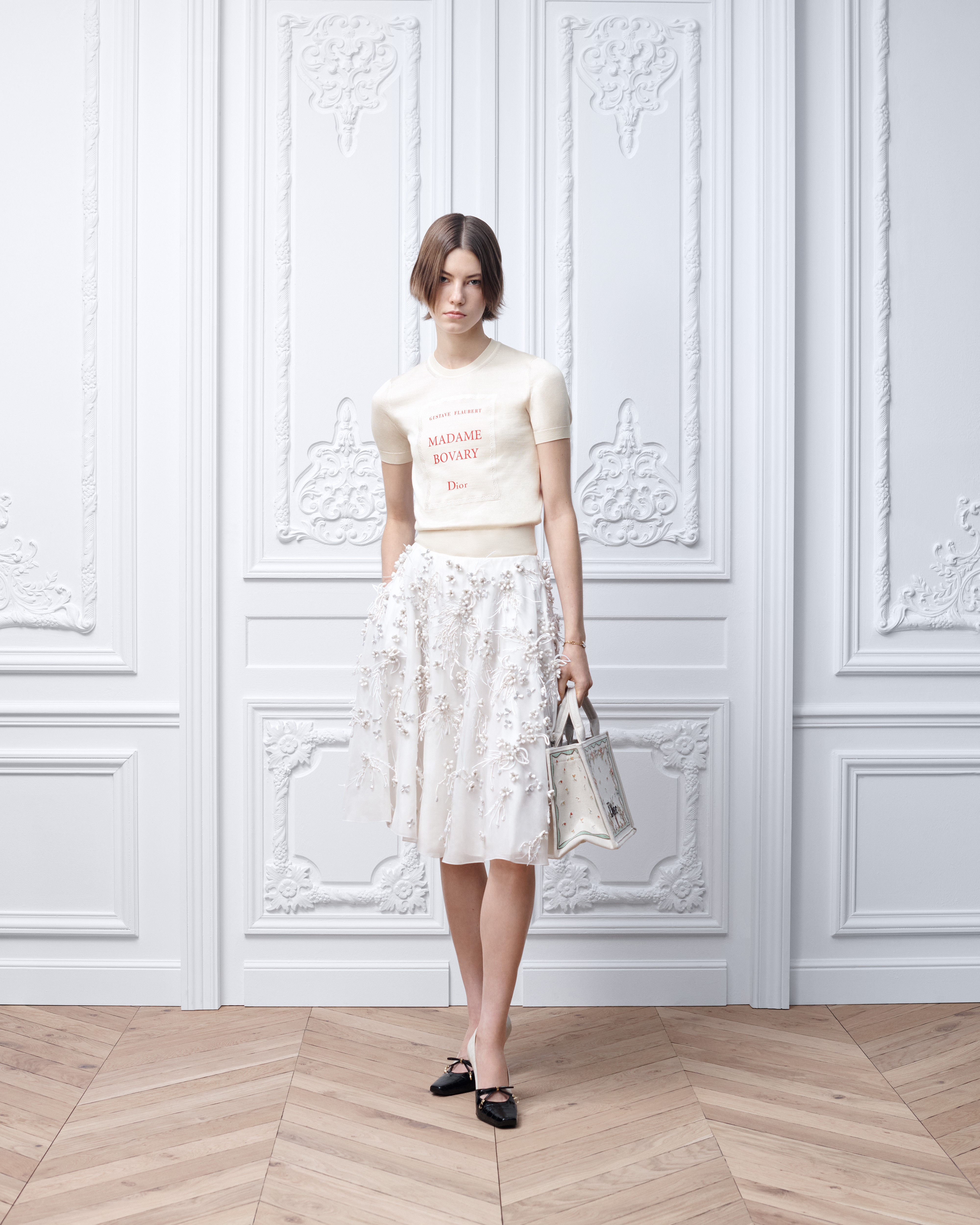 短袖针织衫 米白色和红色桑蚕丝针织面料 Book Cover 图案 E01