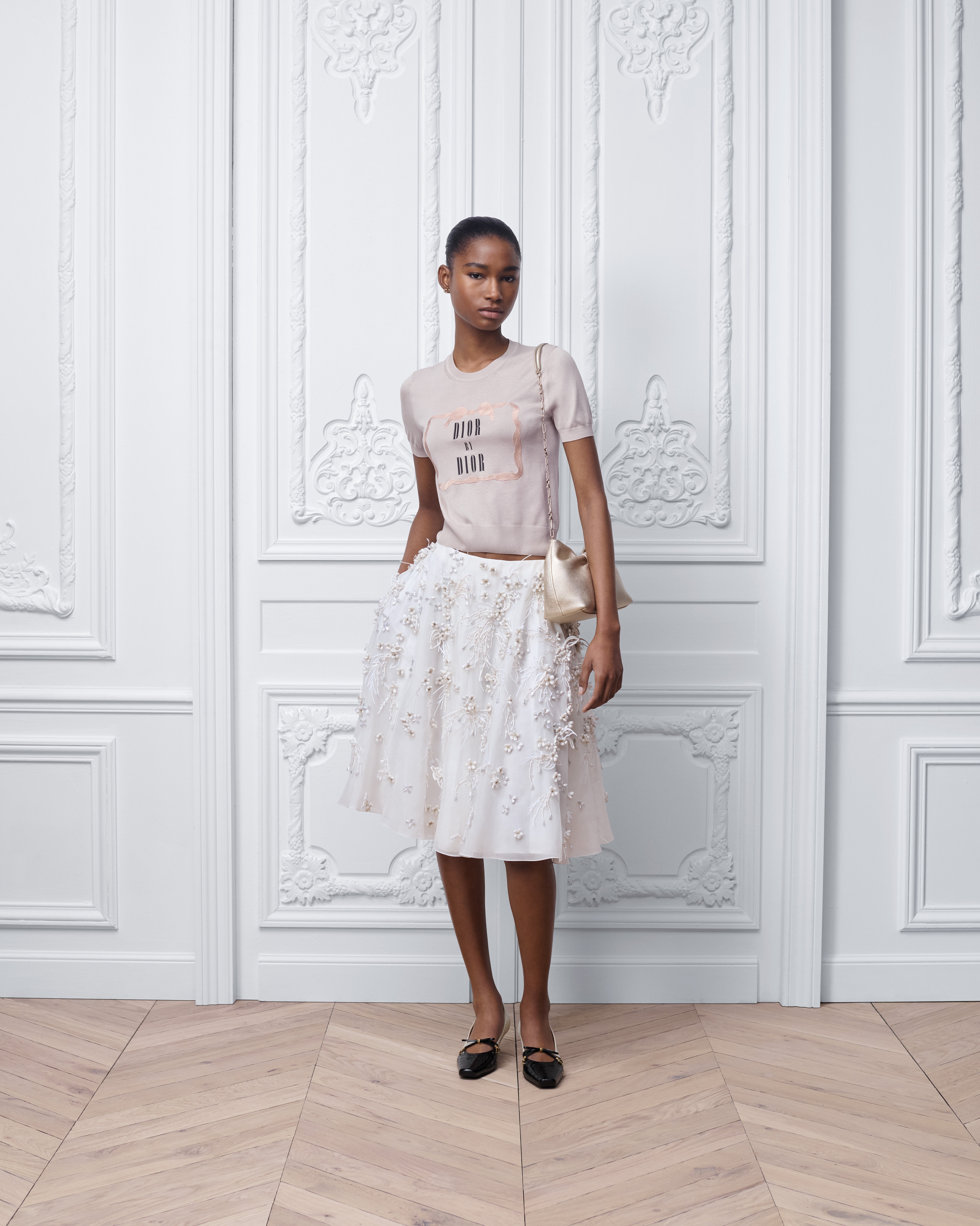 短袖针织衫 米色和黑色桑蚕丝针织面料 Book Cover 图案 E01