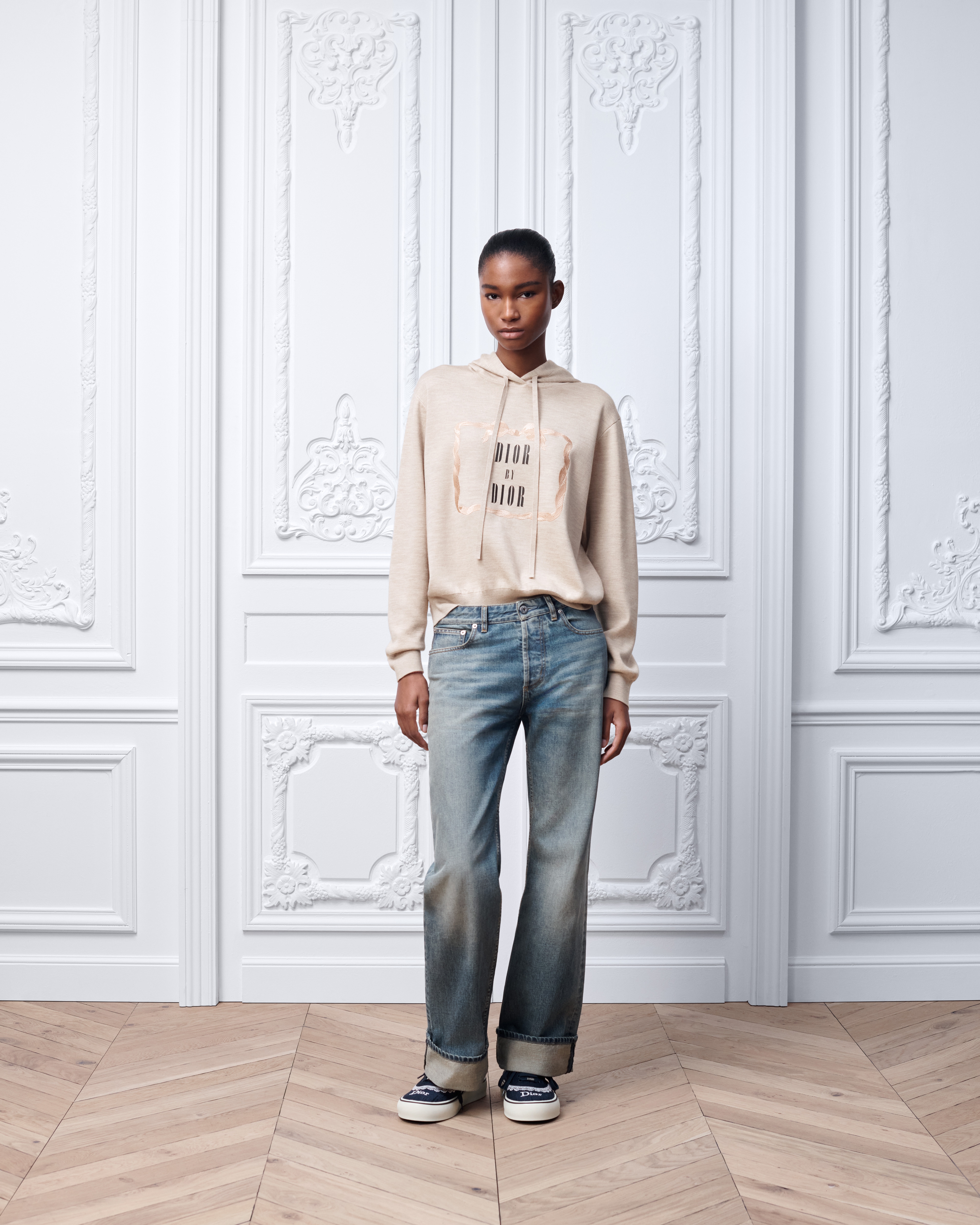 look_image_alt_prefix 连帽运动衫 米色和黑色山羊绒混纺面料 Book Cover 图案 E01