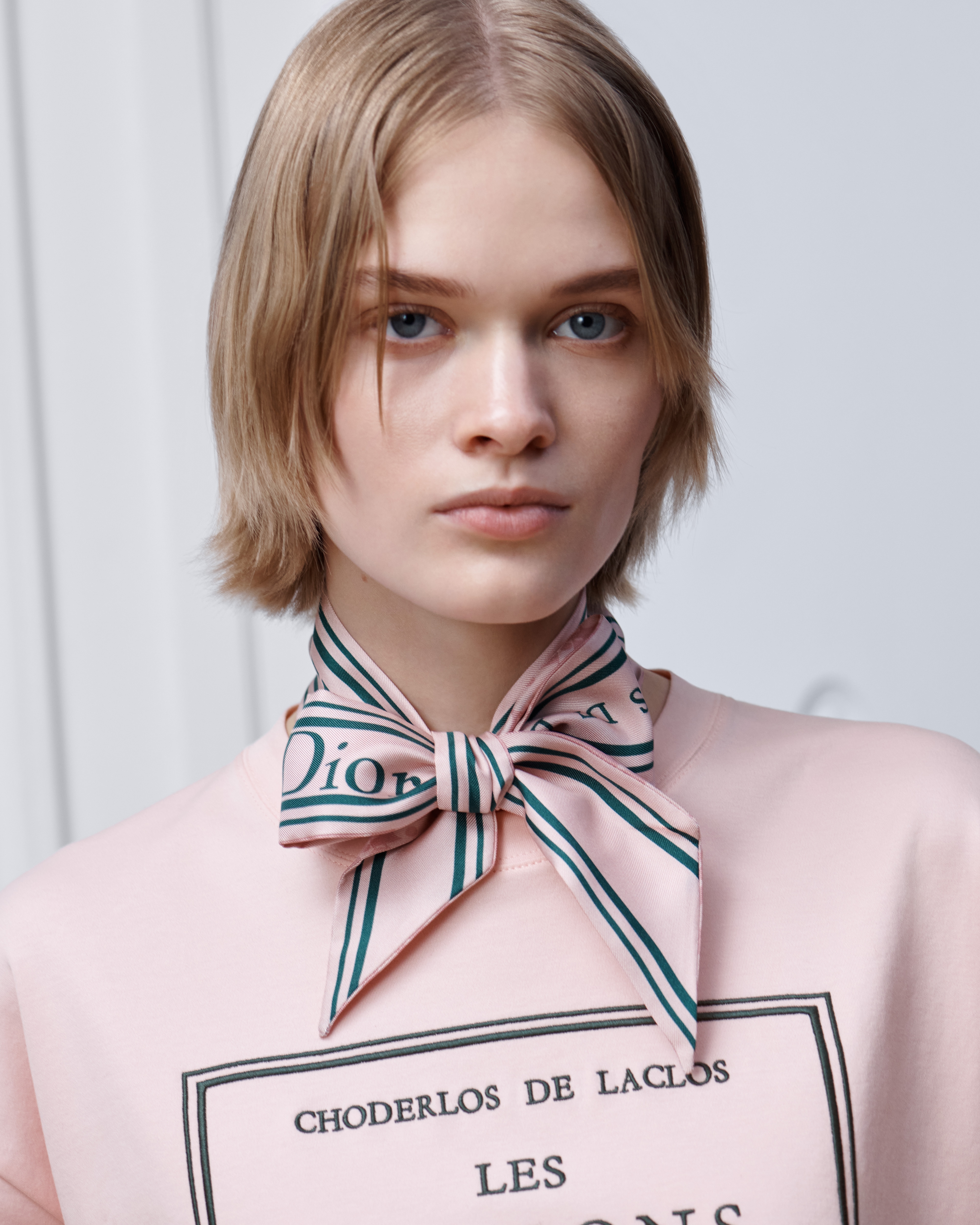 Mitzah 丝巾 粉色桑蚕丝斜纹面料绿色 Book Cover 图案 E08