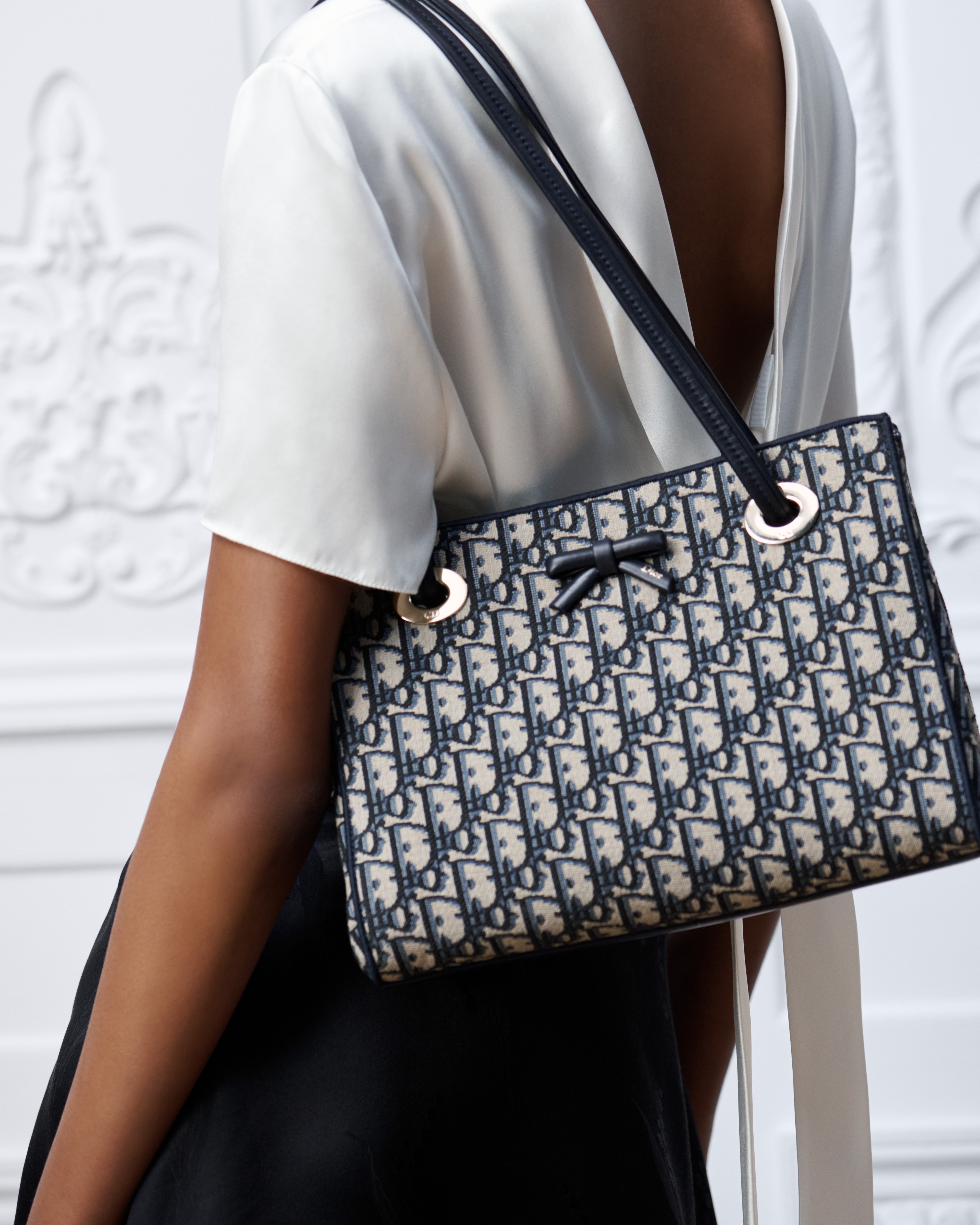 look_image_alt_prefix 小号购物袋 蓝色 Oblique 印花面料 E10