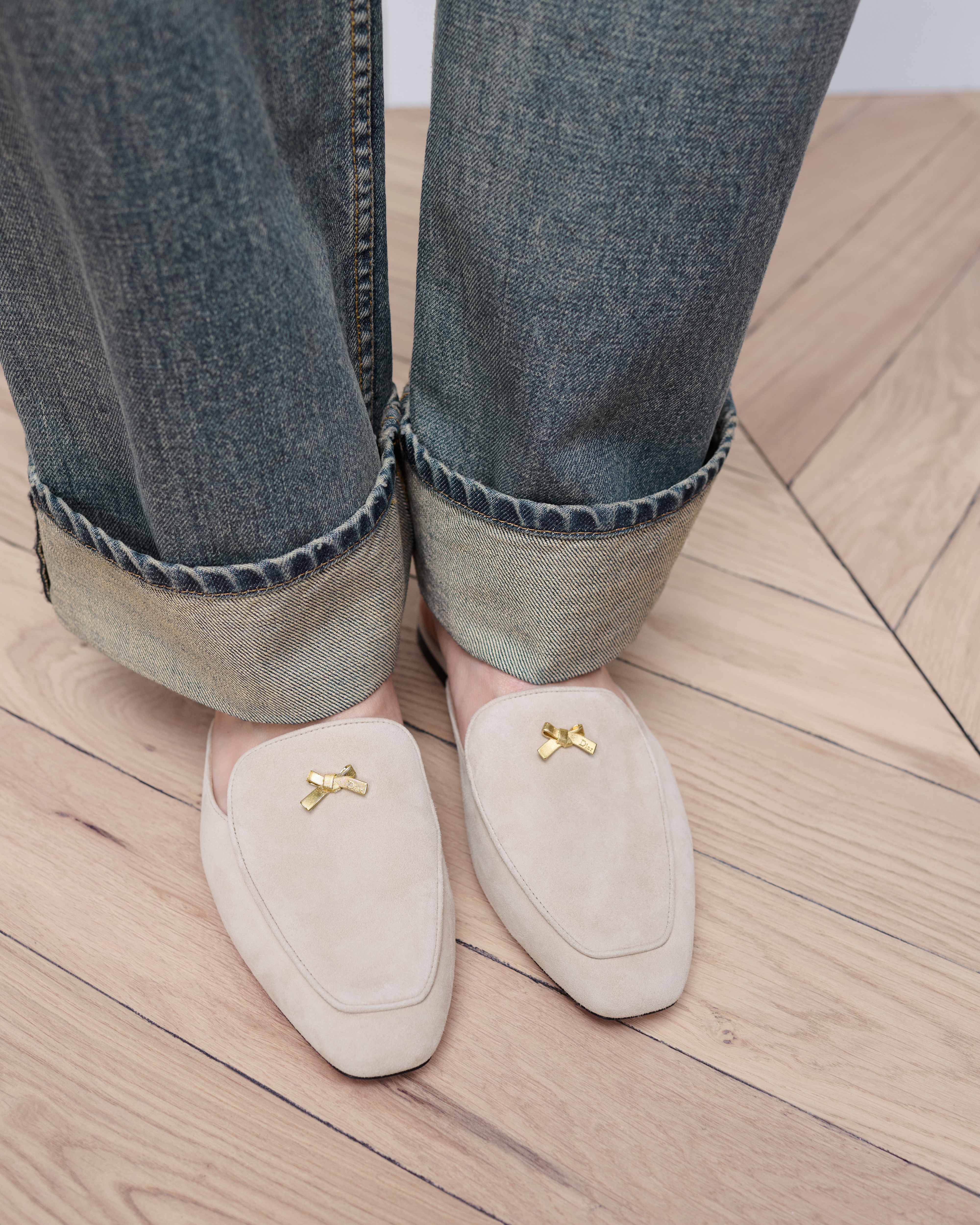 look_image_alt_prefix Dior Or Baby Bow 穆勒鞋 绳米色绒面羊皮革 E14