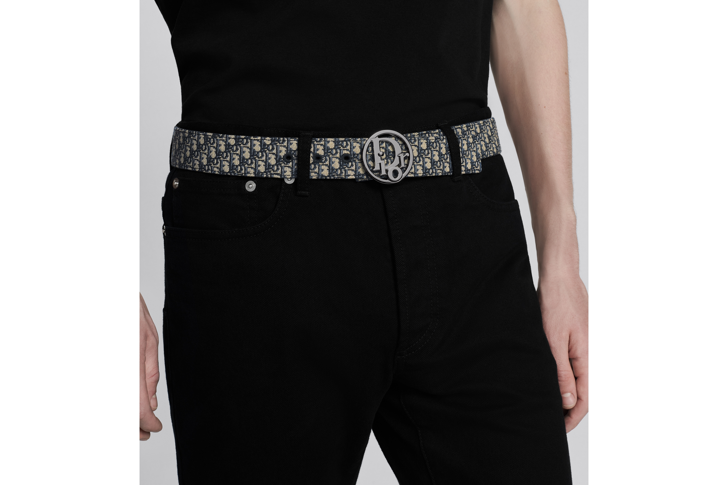 look_image_alt_prefix Dior Oblique 腰带扣 35 毫米金属覆层黄铜 E45