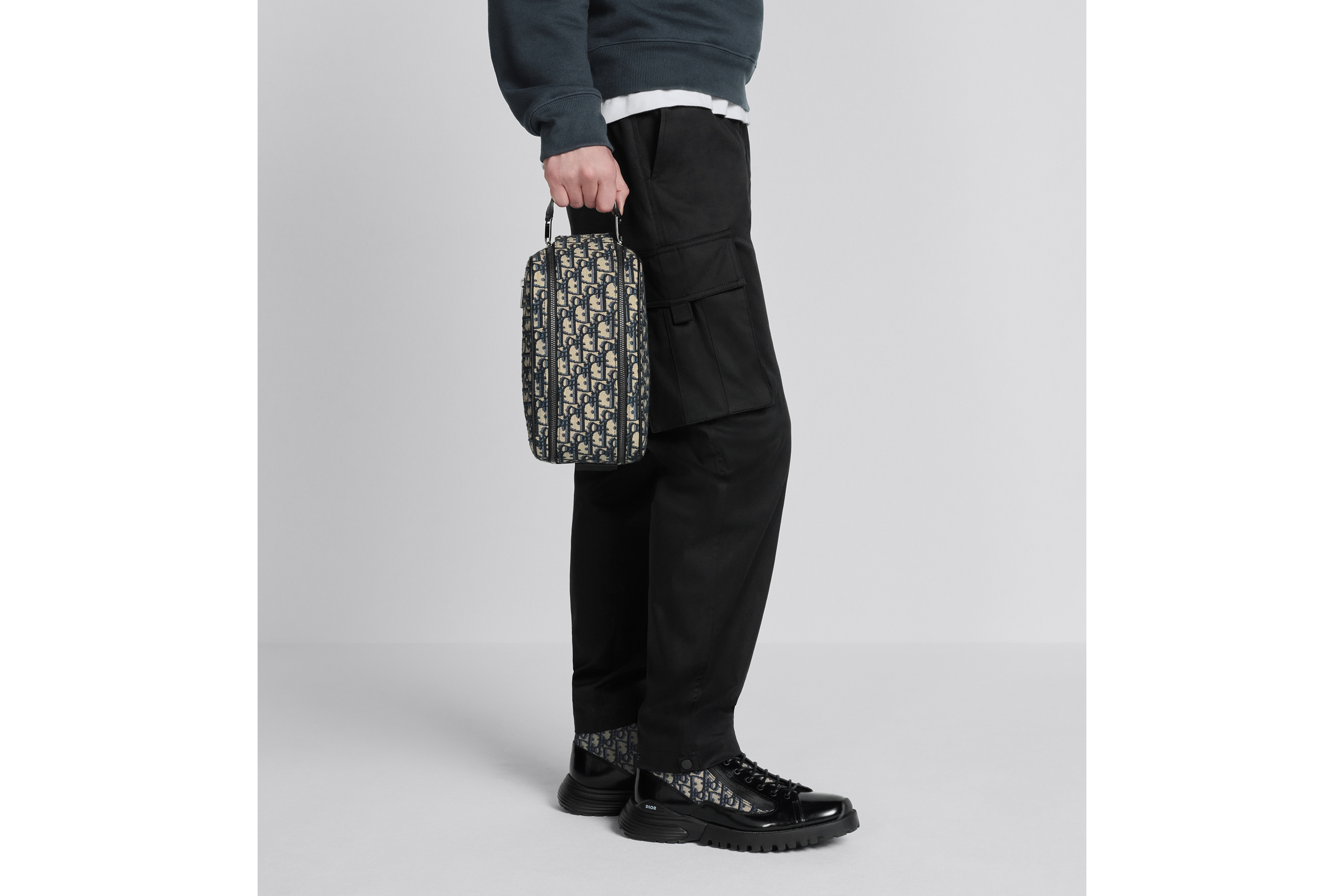 洗漱包 米色和黑色 Oblique 印花面料和黑色粒面牛皮革 E19