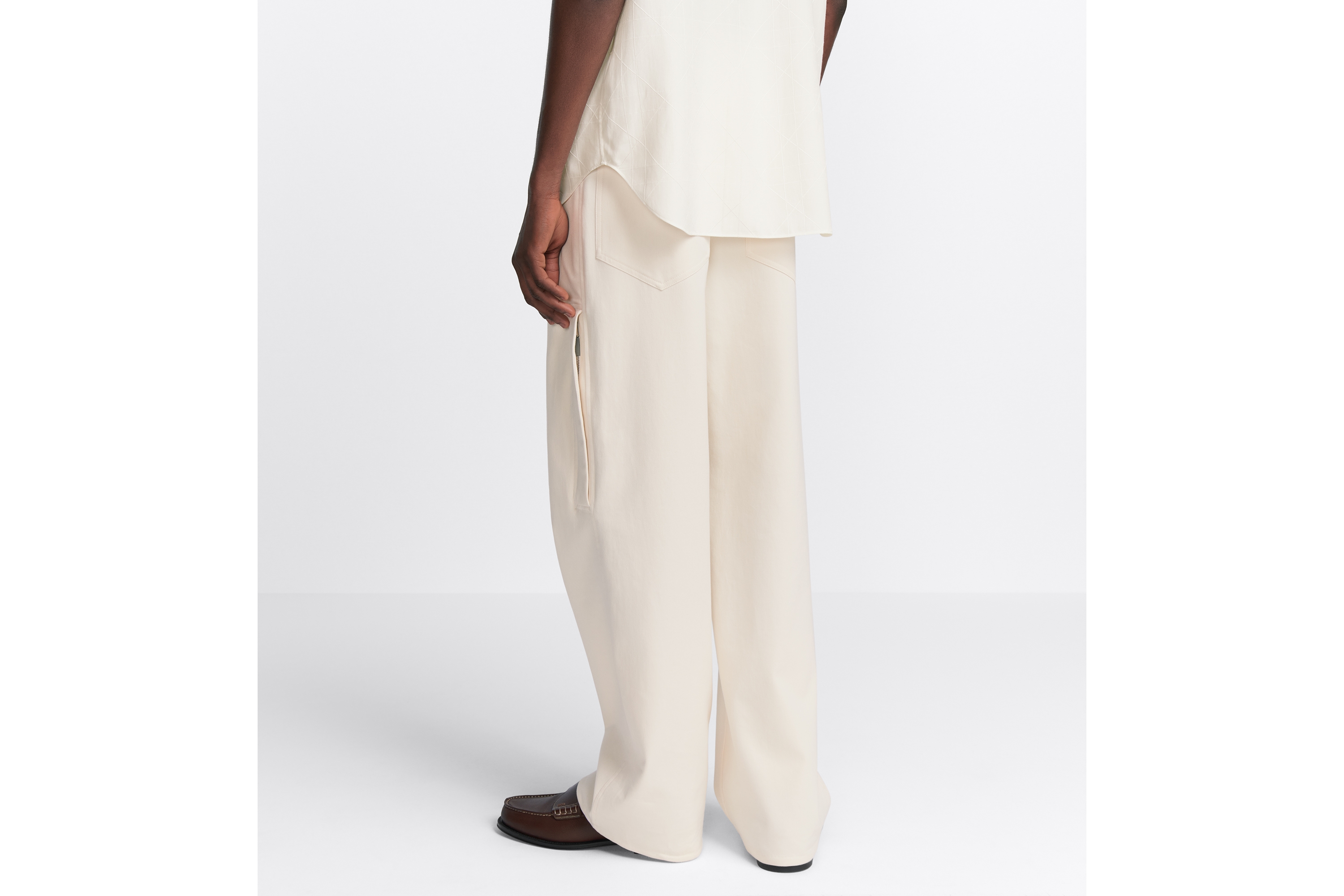 look_image_alt_prefix Dior Icons 斜纹布裤 白色棉质混纺面料 E15