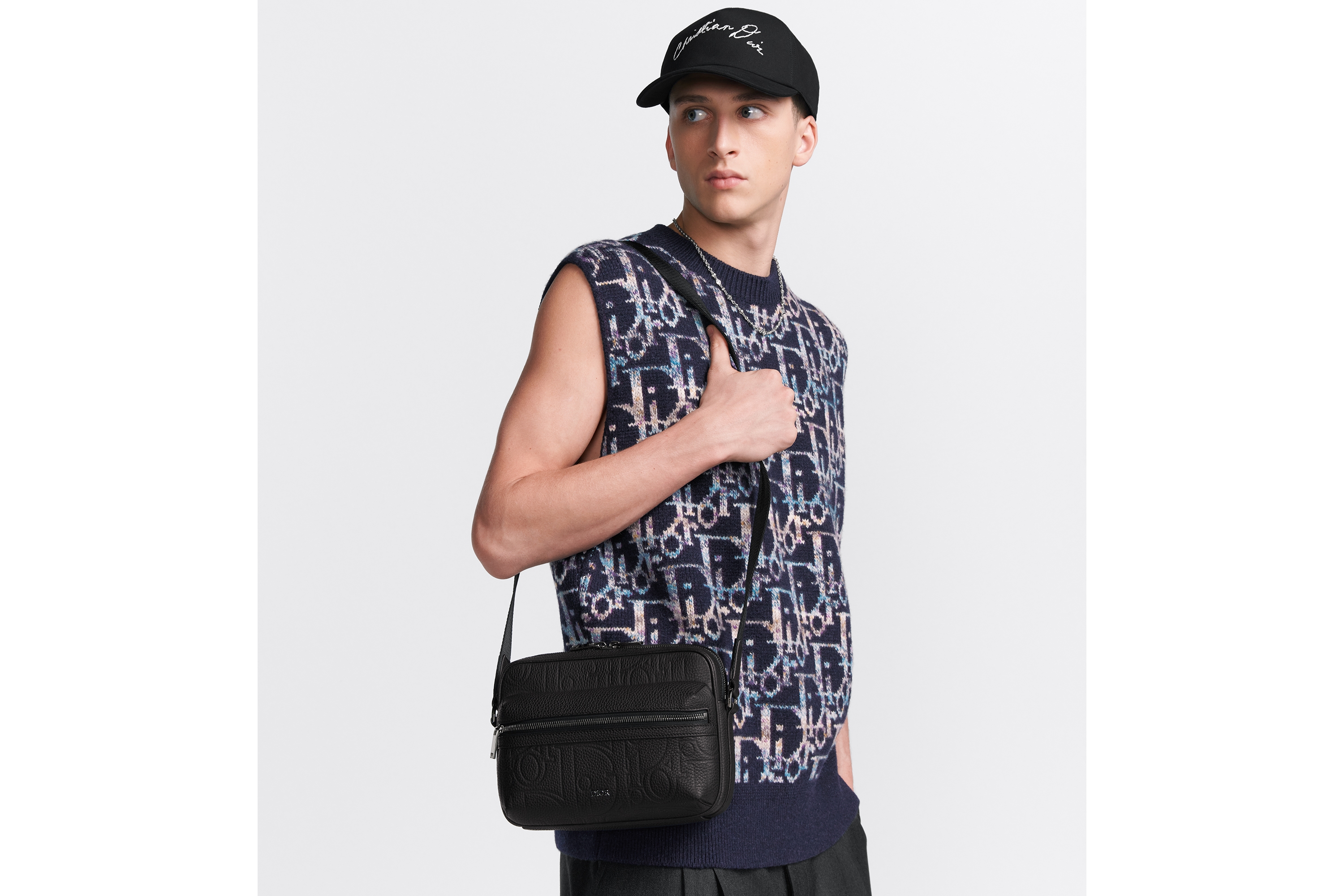 look_image_alt_prefix Rider 2.0 拉链式信使包 黑色 Dior Gravity 印花效果皮革和黑色粒面牛皮革 E19