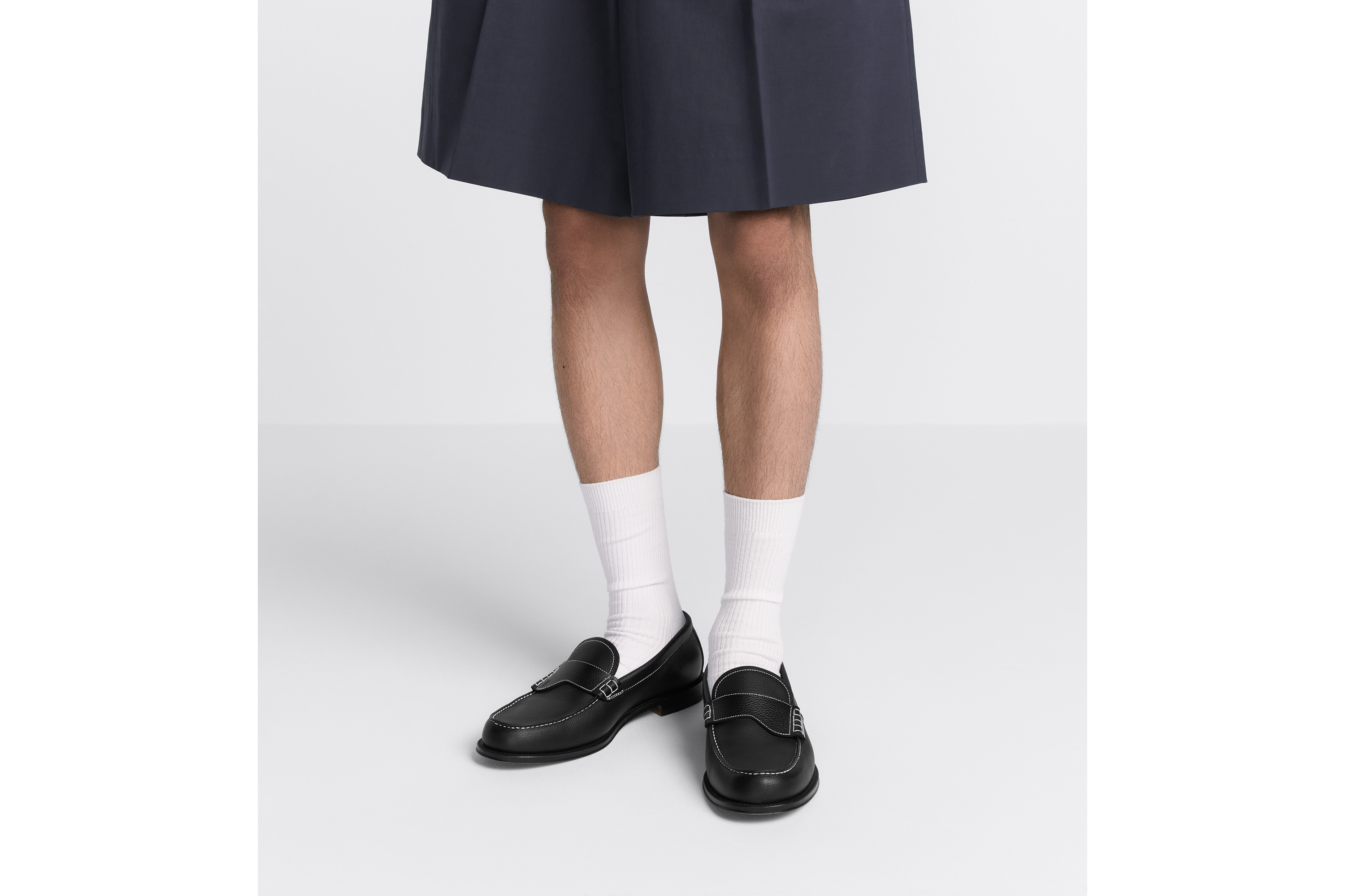 look_image_alt_prefix Dior Granville 乐福鞋 黑色粒面牛皮革 E23