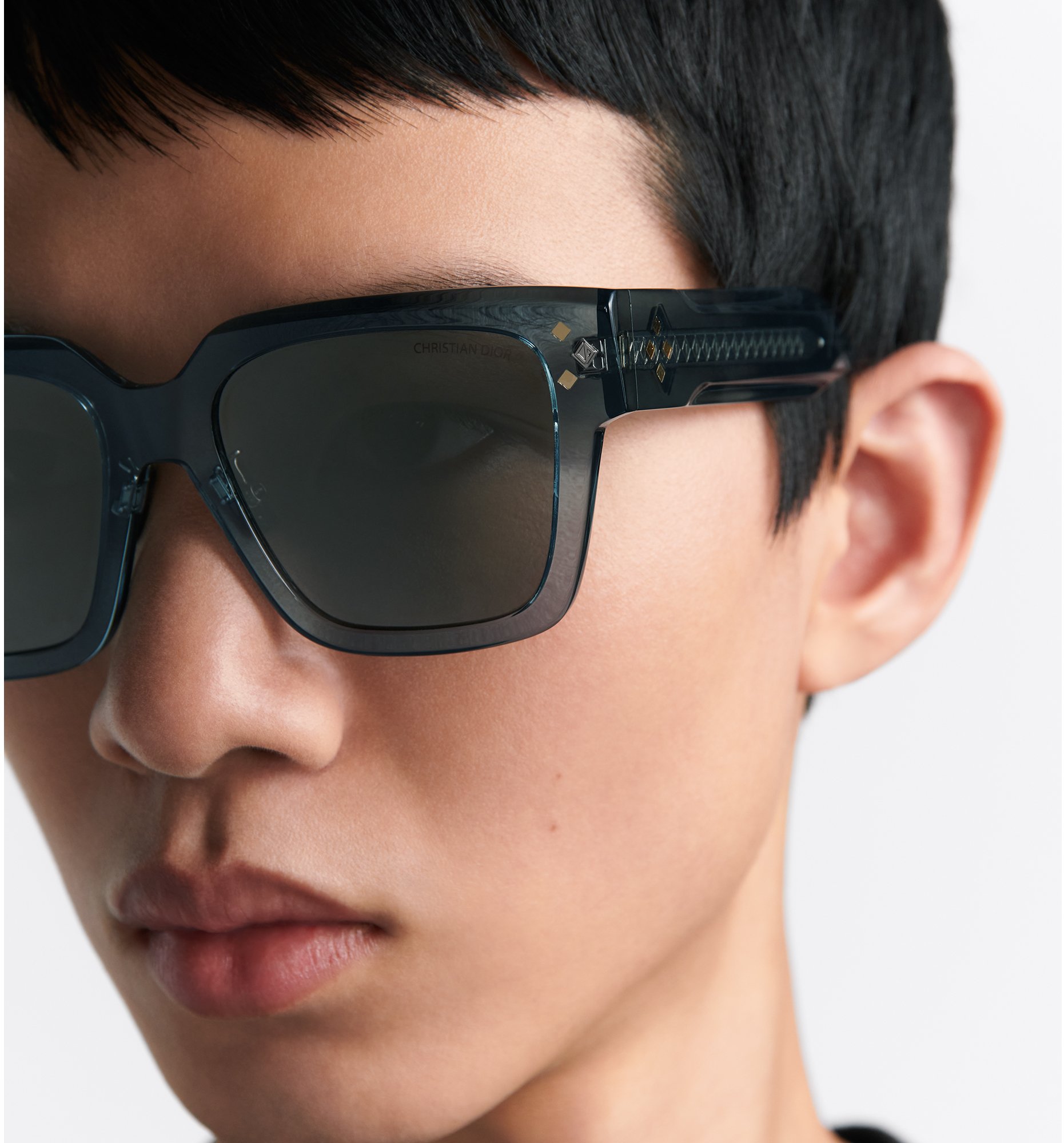 CD Diamond S3F 太阳眼镜灰蓝色透明正方形镜框| DIOR