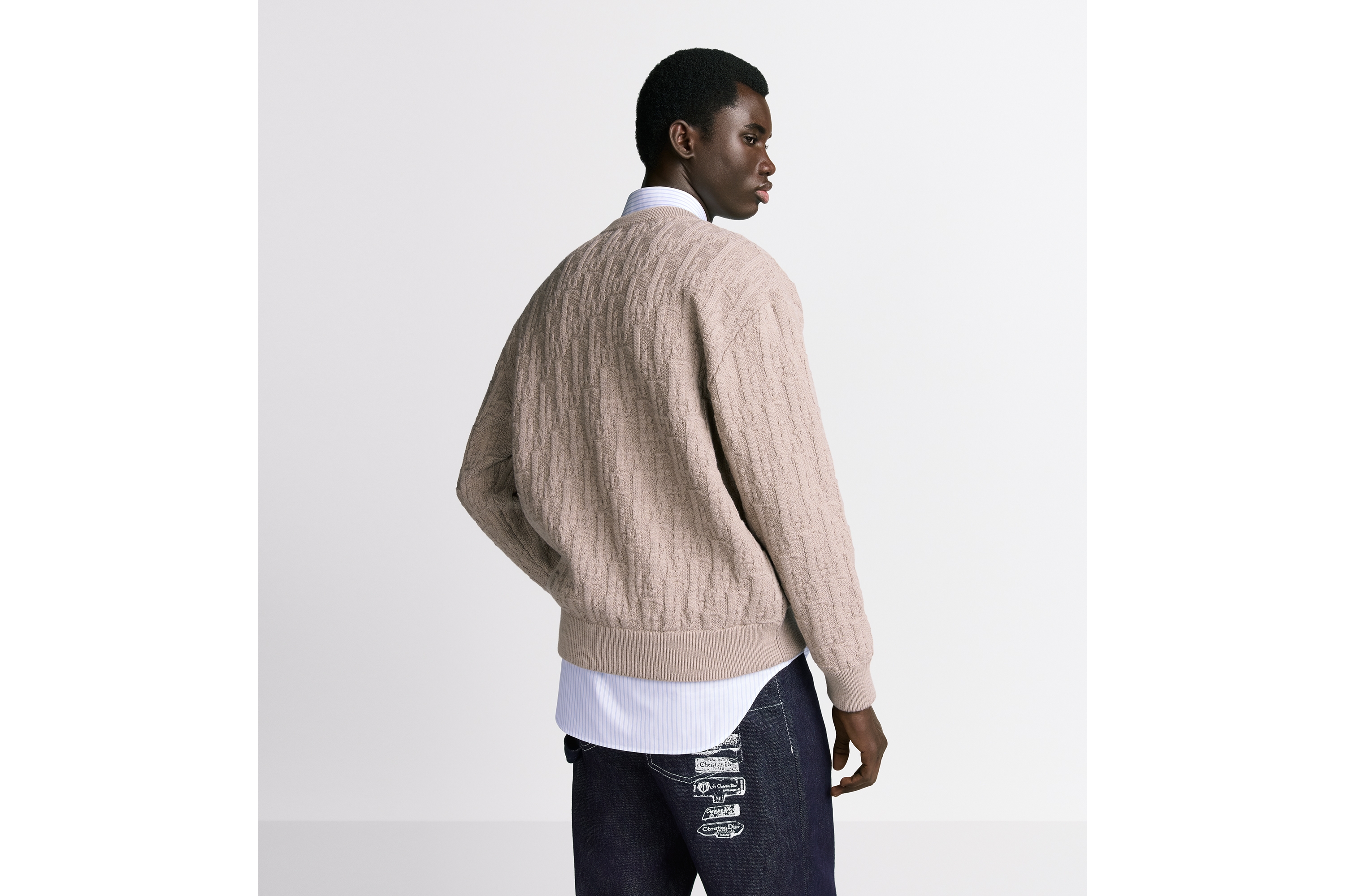 look_image_alt_prefix 针织衫 米色棉质混纺提花面料 Oblique 印花 E09