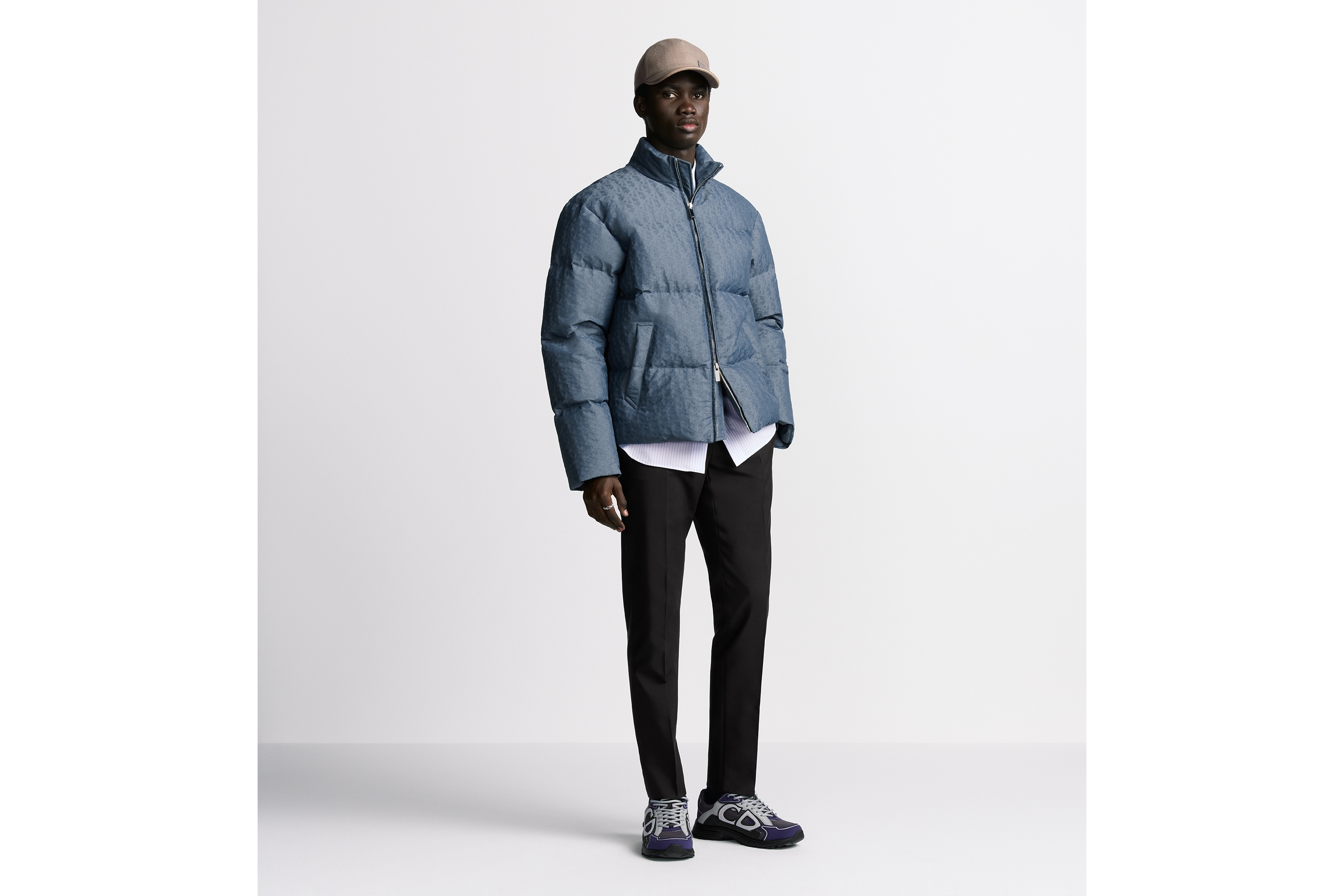 look_image_alt_prefix 夹克 蓝色提花科技面料 Oblique 印花 E02