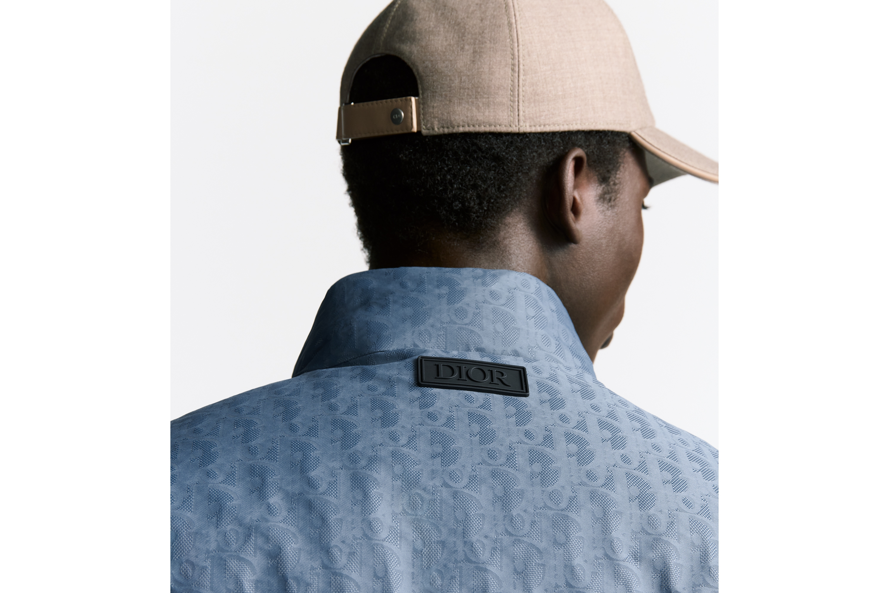 look_image_alt_prefix 夹克 蓝色提花科技面料 Oblique 印花 E03